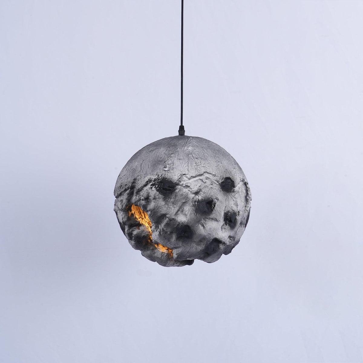 Ilphaara Irregular Planet Kunststoff-Pendelleuchte