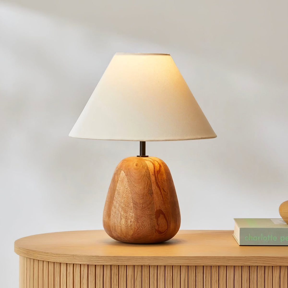 Lindenier Tischleuchte aus Holz