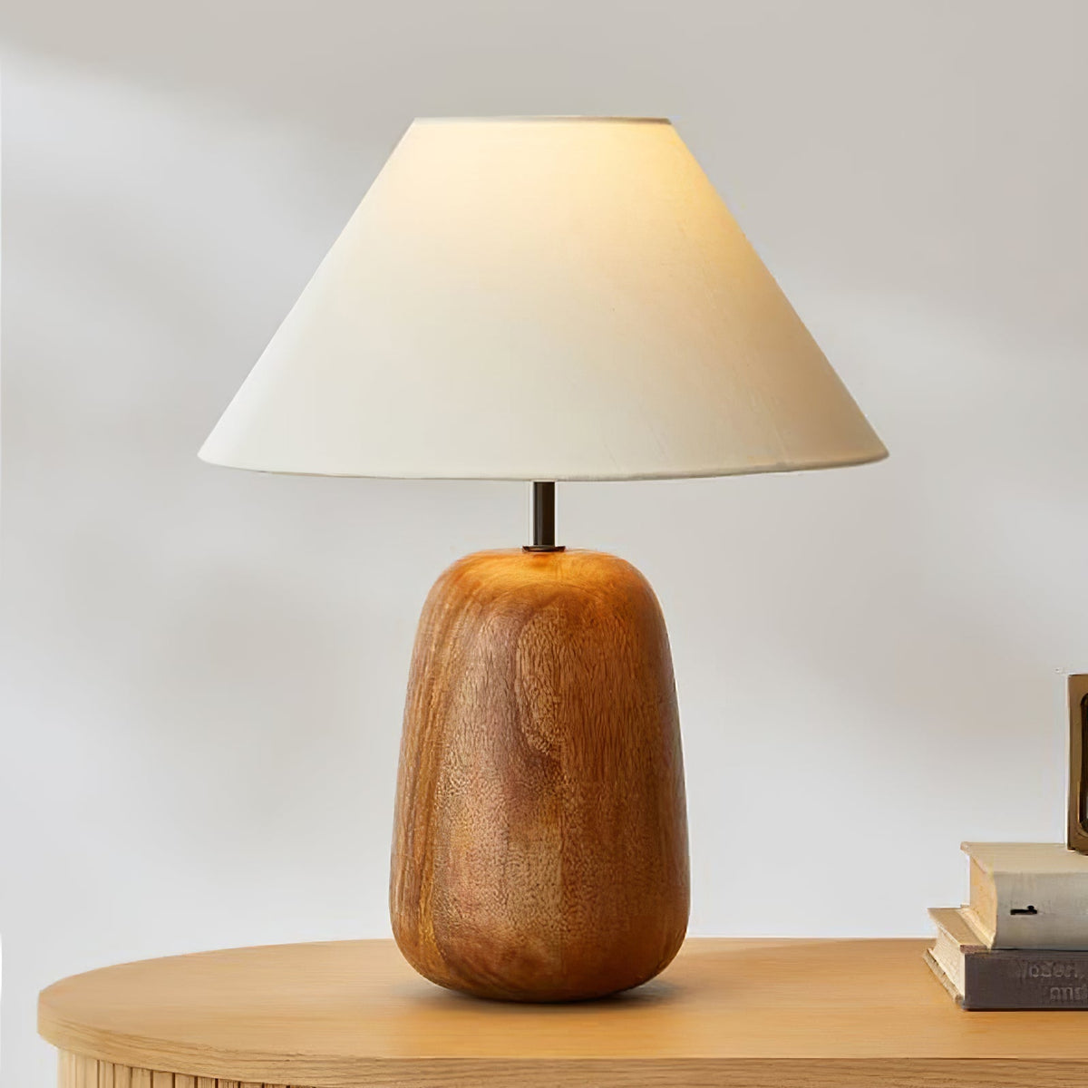 Lindenier Tischleuchte aus Holz