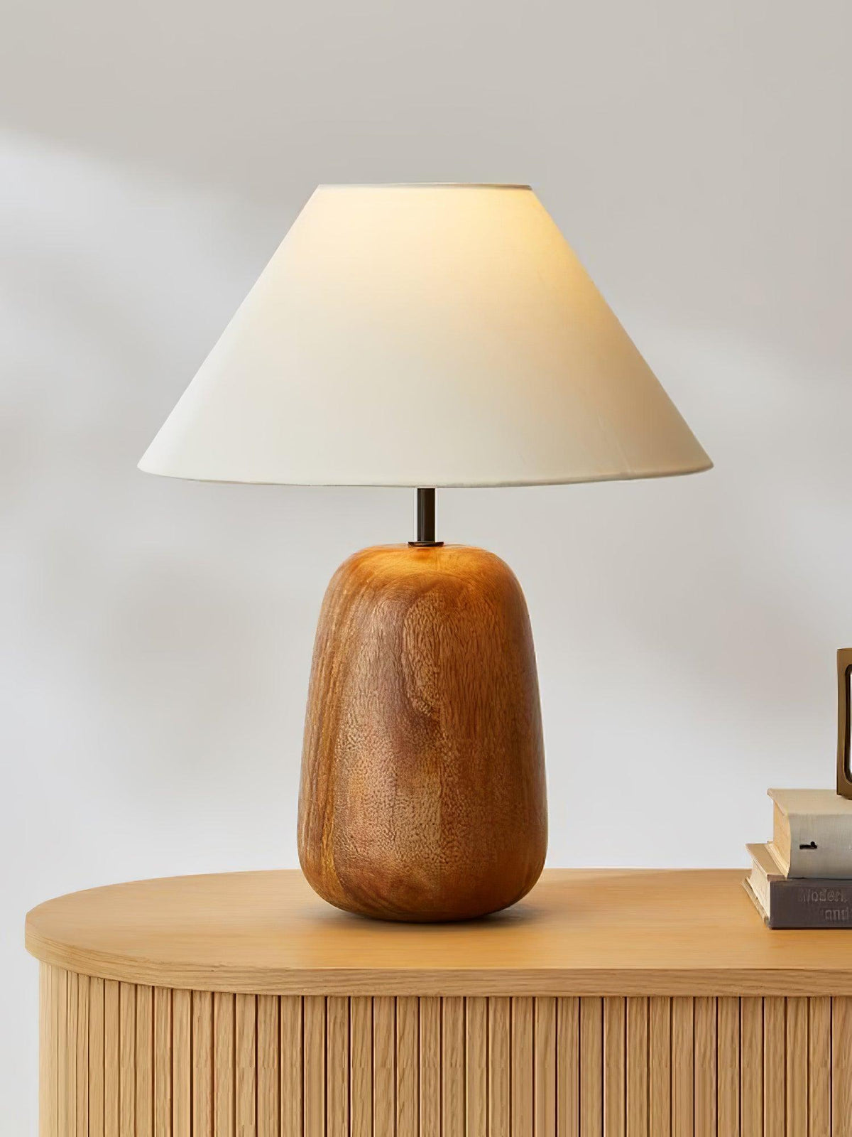 Syloraya zeitgenössische Tischleuchte aus Holz