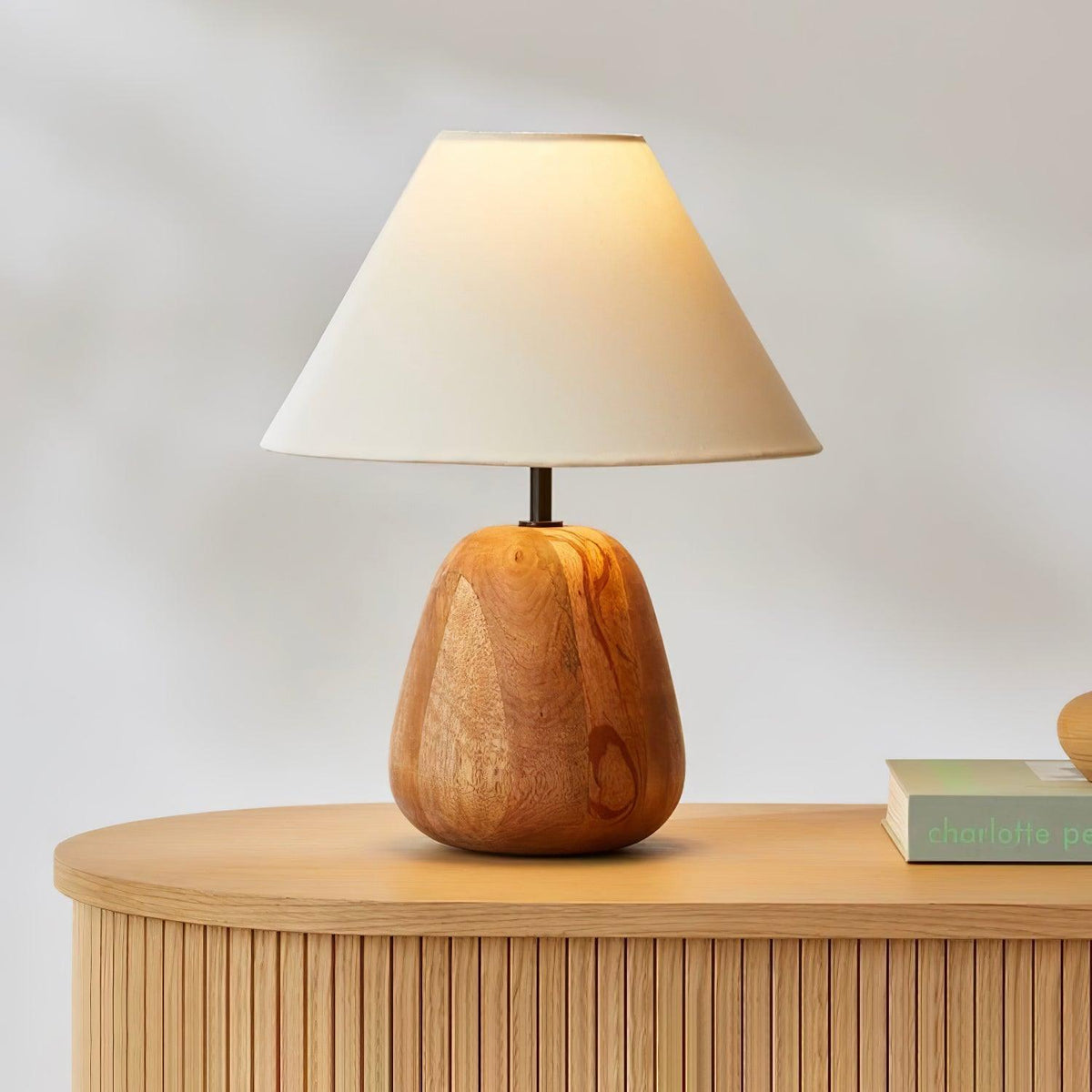 Syloraya zeitgenössische Tischleuchte aus Holz