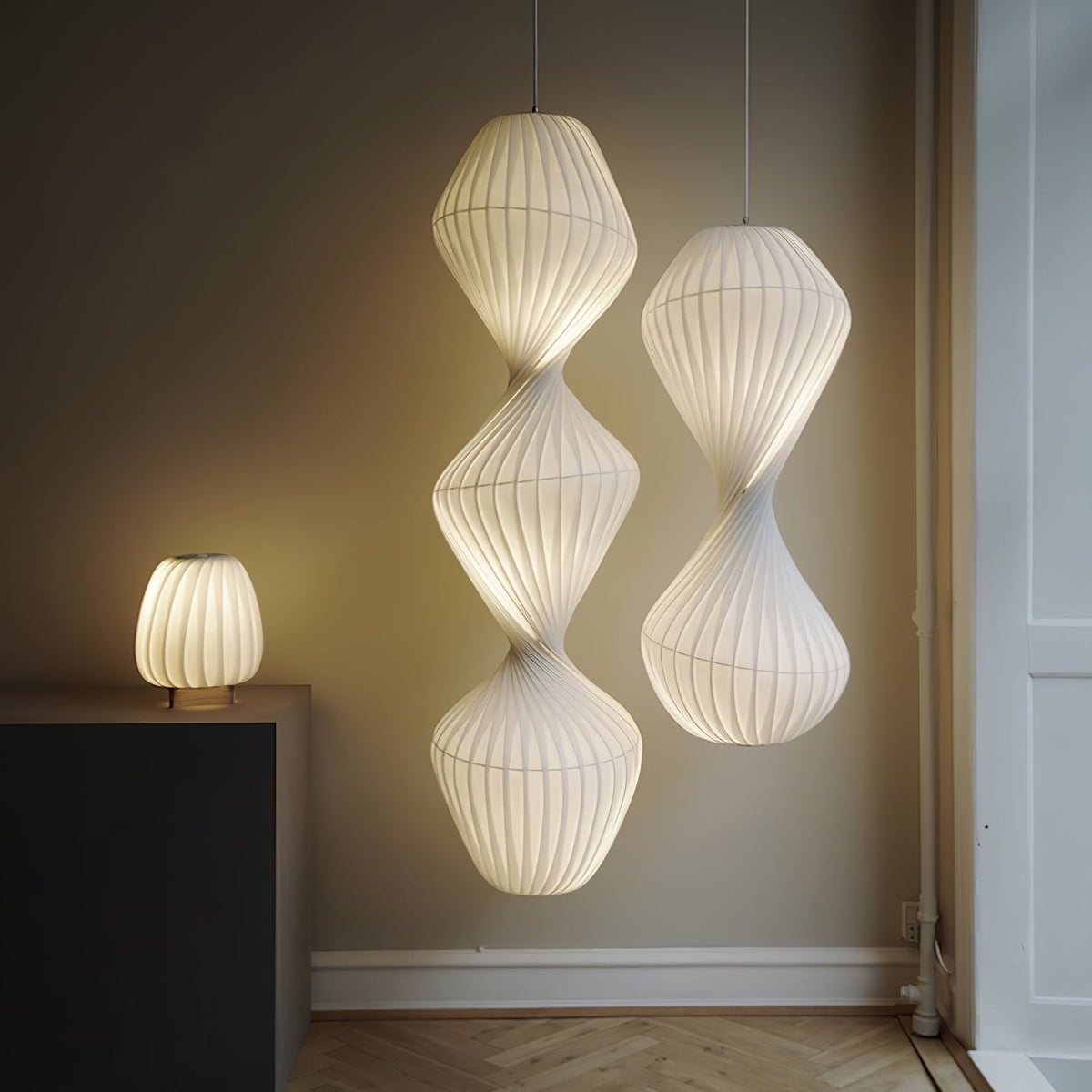 Alcareth Premium Nordische Kunst-Pendelleuchte aus Kunststoff