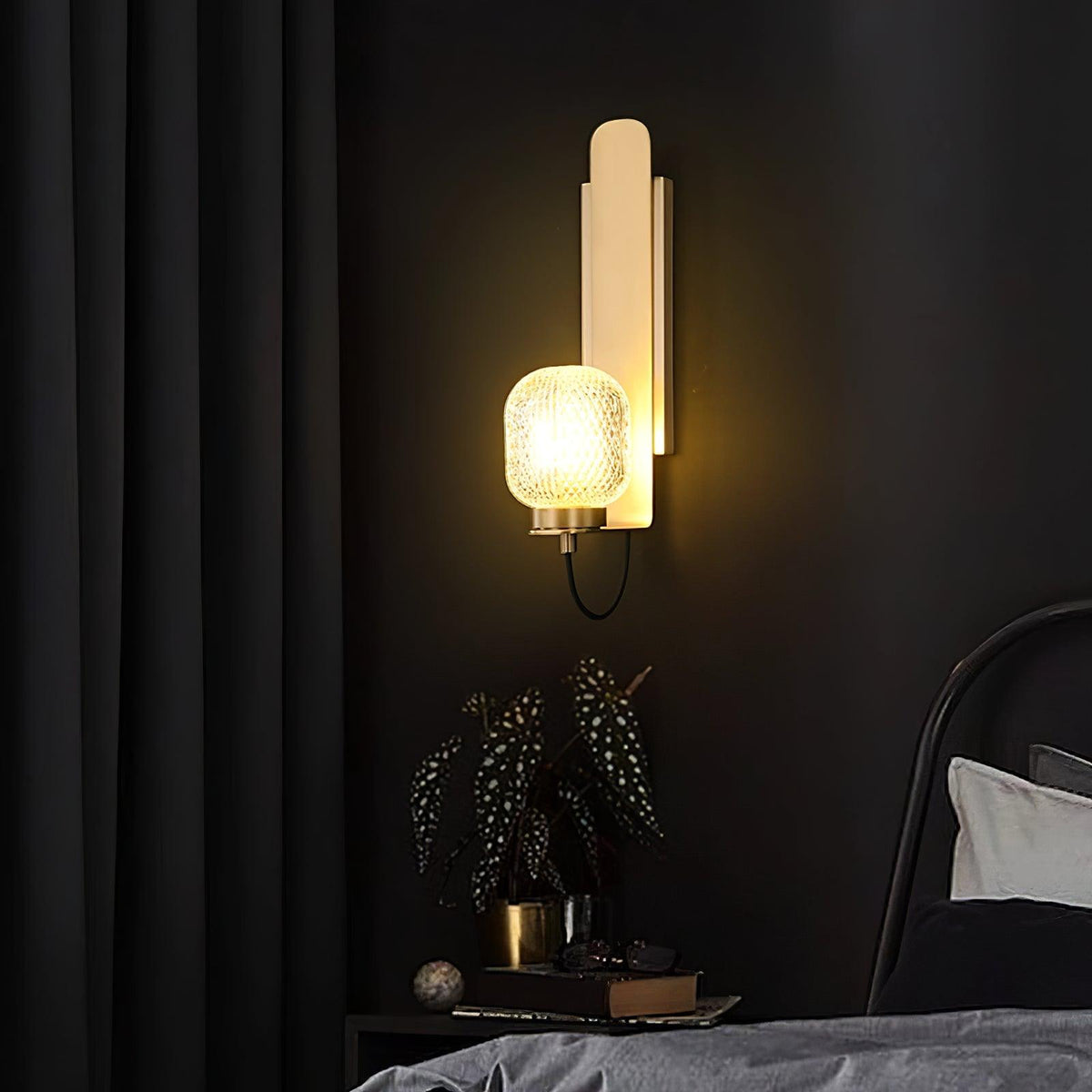 Cresh Premium zeitgenössische Wandleuchte aus Messing und Glas