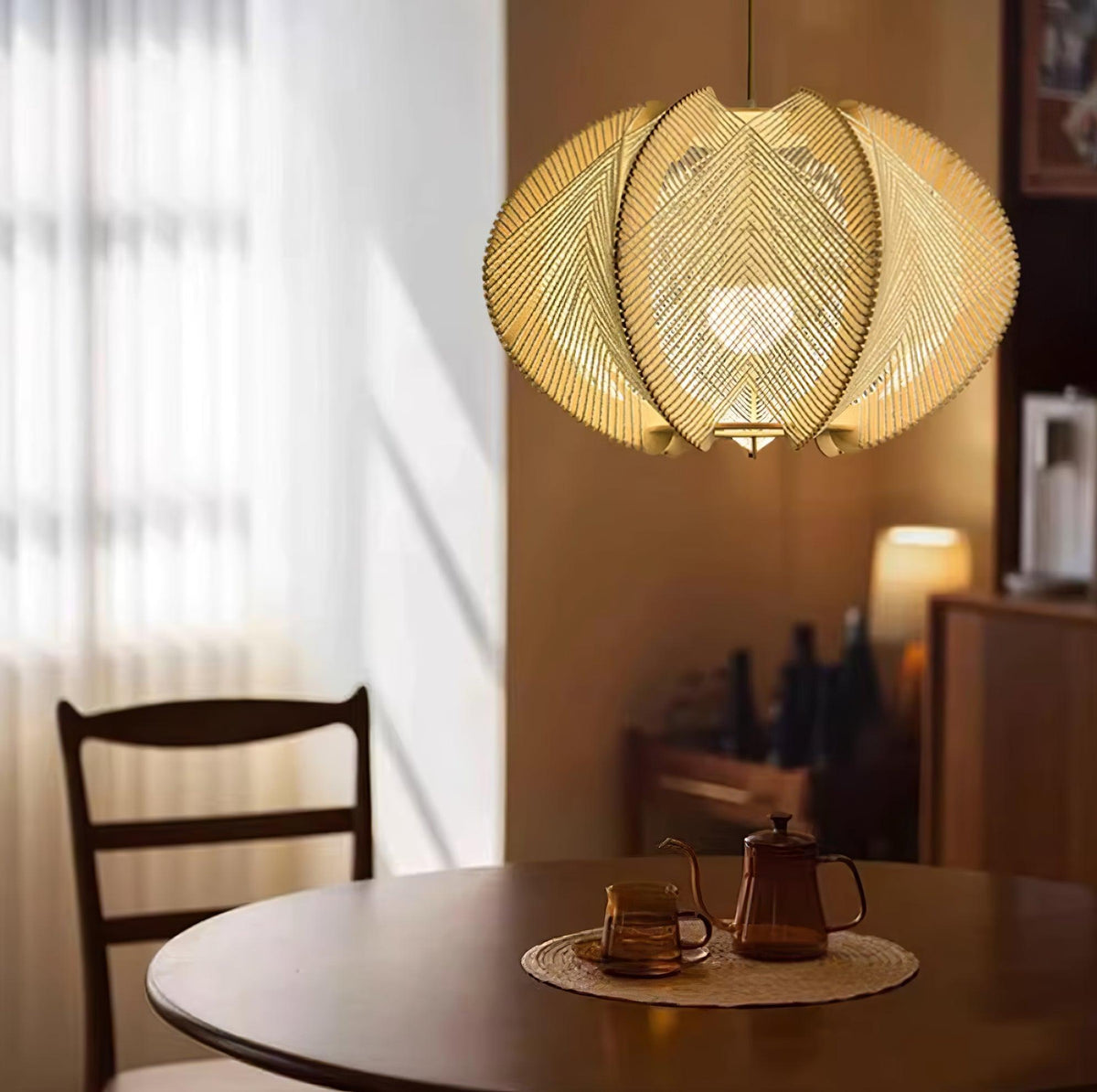 Atel Pendelleuchte aus Holz und Hanfseil
