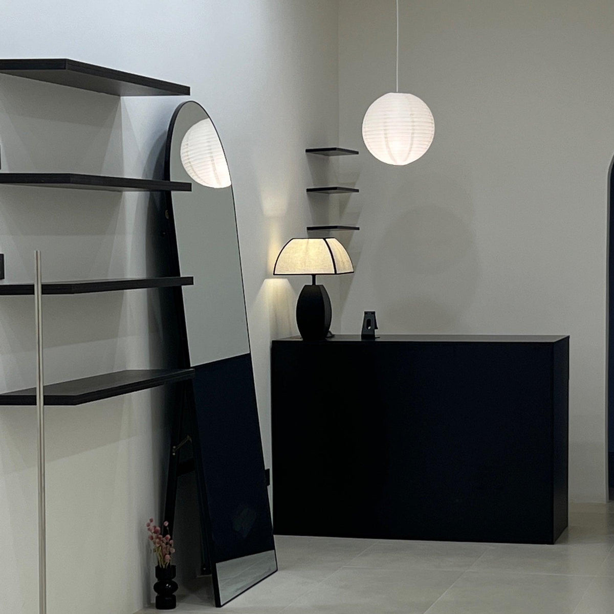 Alux Minimalistische Tischleuchte aus Stoff