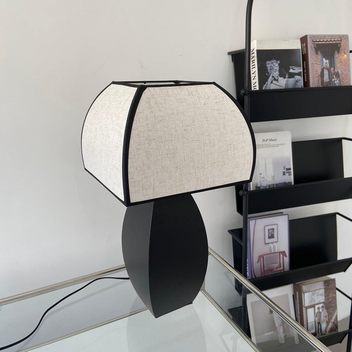 Alux Minimalistische Tischleuchte aus Stoff