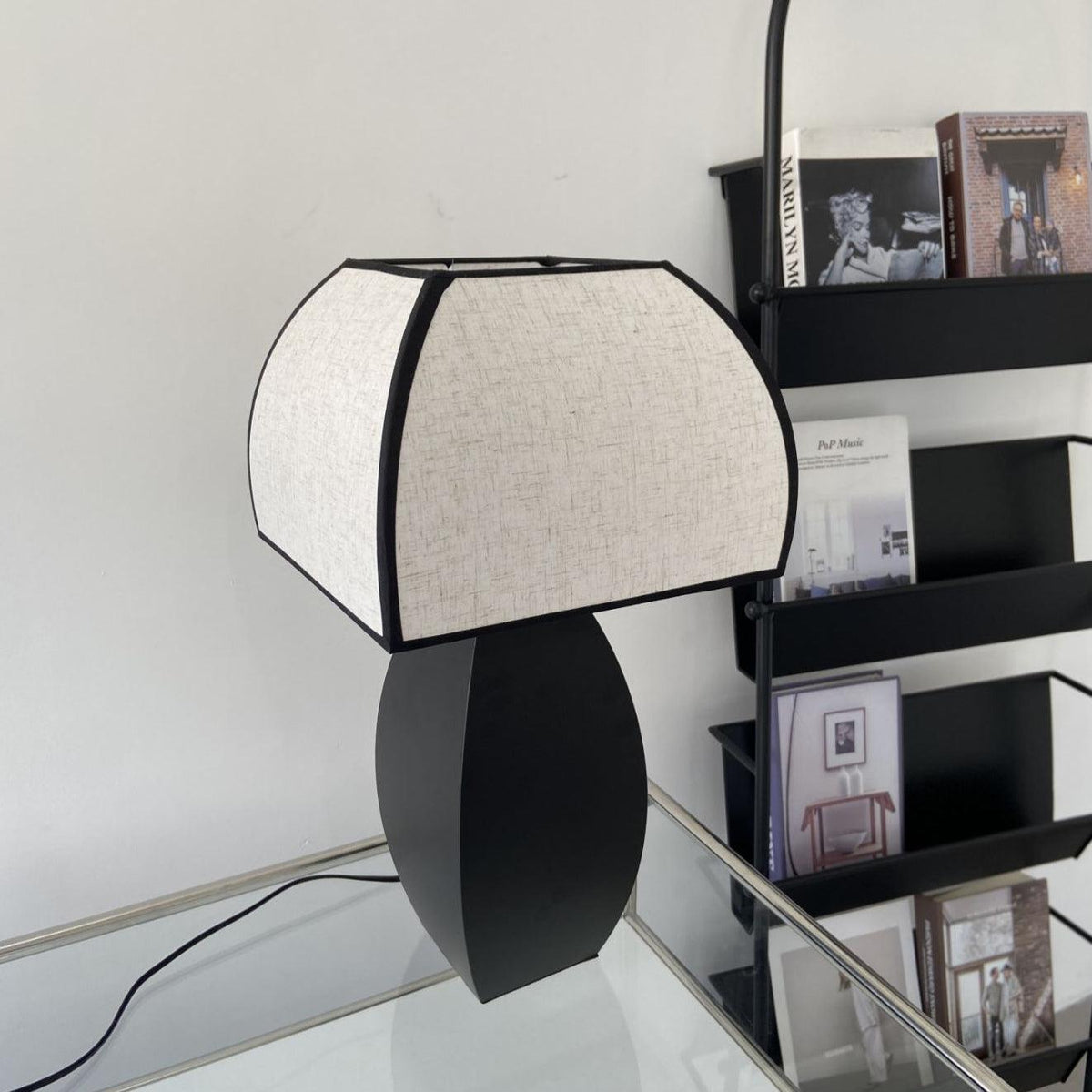 Alux Minimalistische Tischleuchte aus Stoff