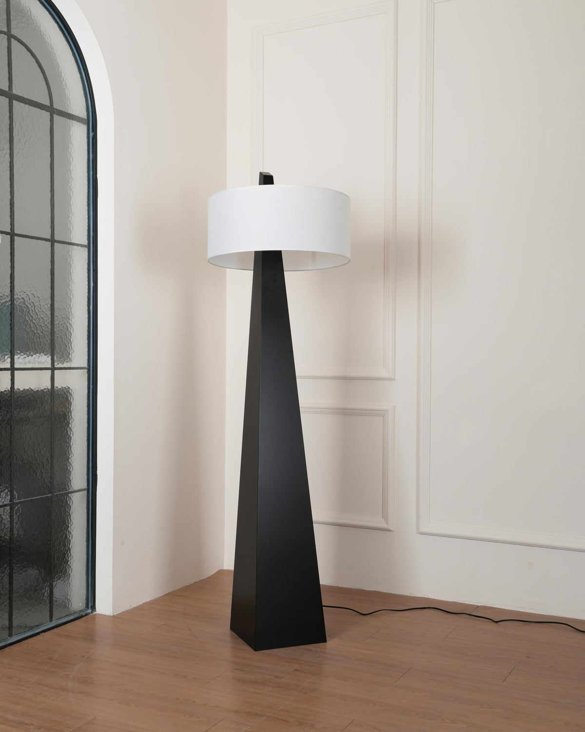 Renalise Obelisk Stehleuchte