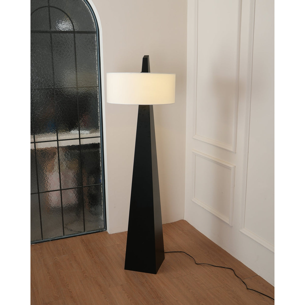 Renalise Obelisk Stehleuchte