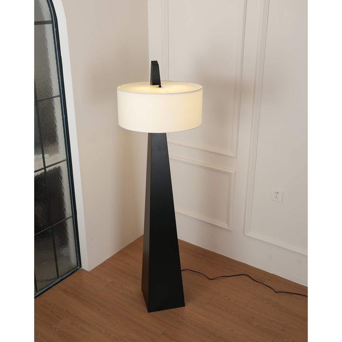 Renalise Obelisk Stehleuchte