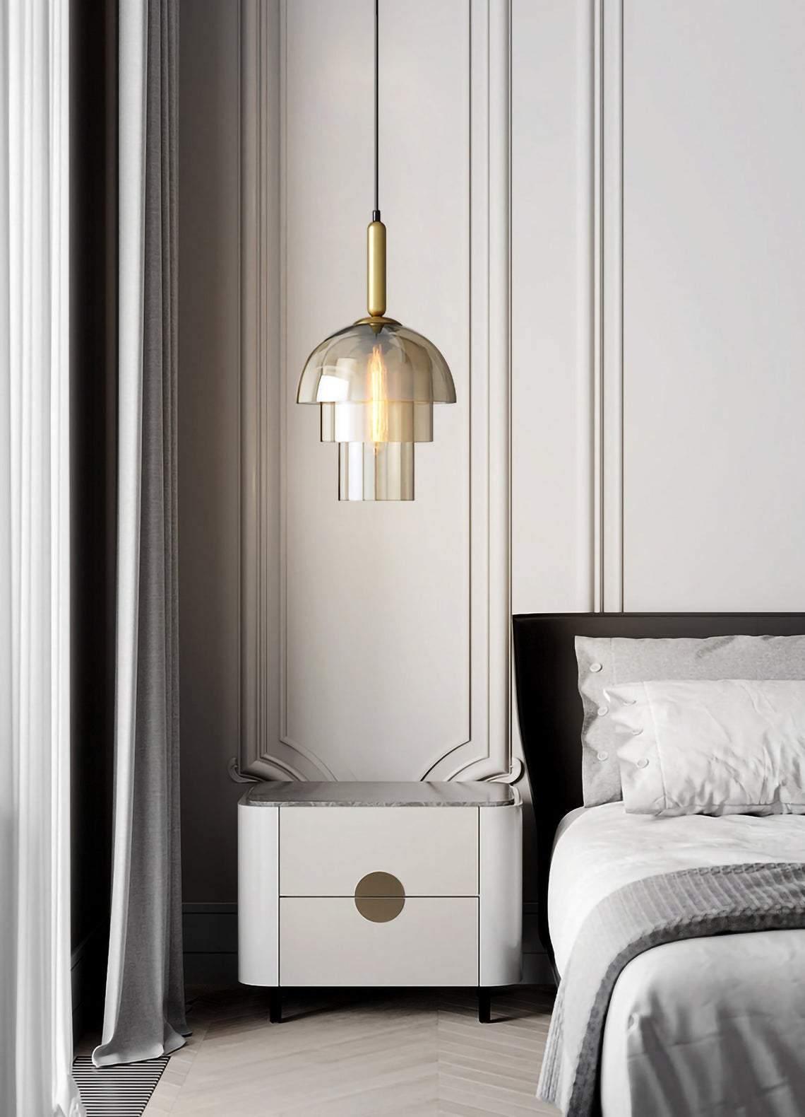 Renley Pendelleuchte aus Glas Cognac Kugel Messing Mid-Century-Stil