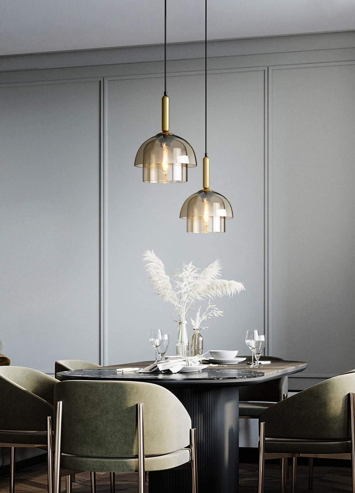 Renley Pendelleuchte aus Glas Cognac Kugel Messing Mid-Century-Stil