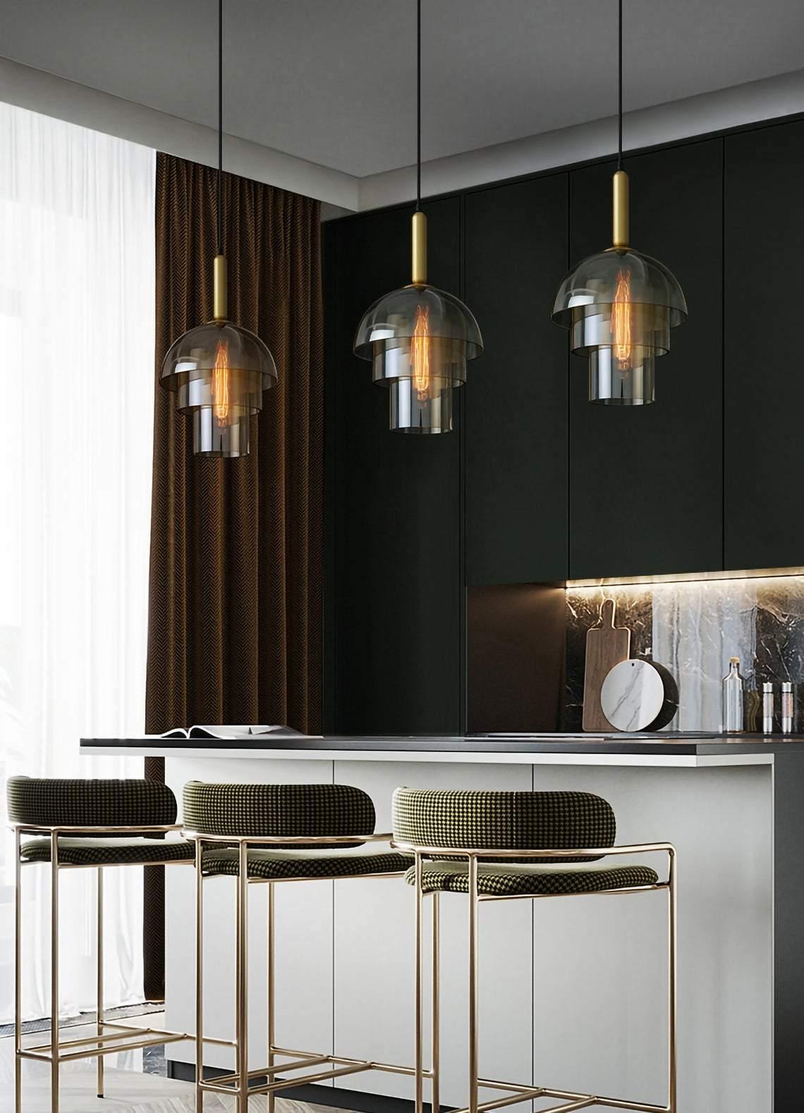 Renley Pendelleuchte aus Glas Cognac Kugel Messing Mid-Century-Stil