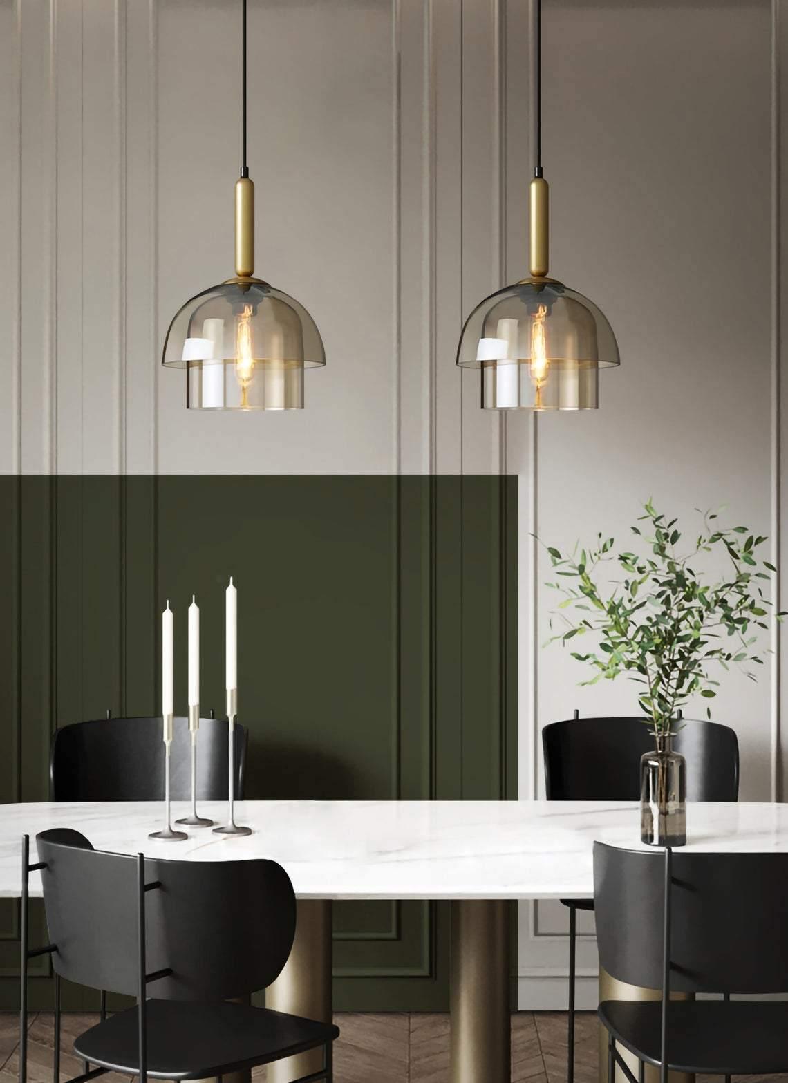 Renley Pendelleuchte aus Glas Cognac Kugel Messing Mid-Century-Stil