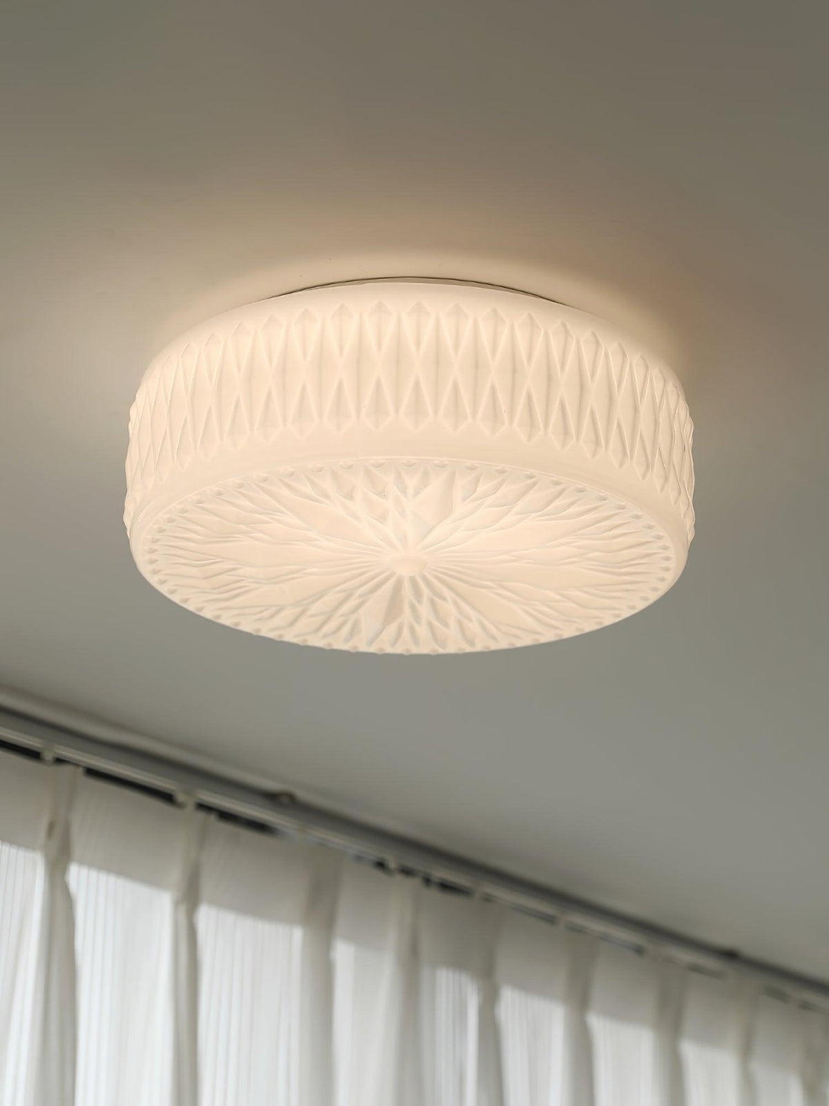 Lioriira Deckenleuchte mit Lampenschirm aus Glas und Acryl im modernen Mondkuchen-Stil
