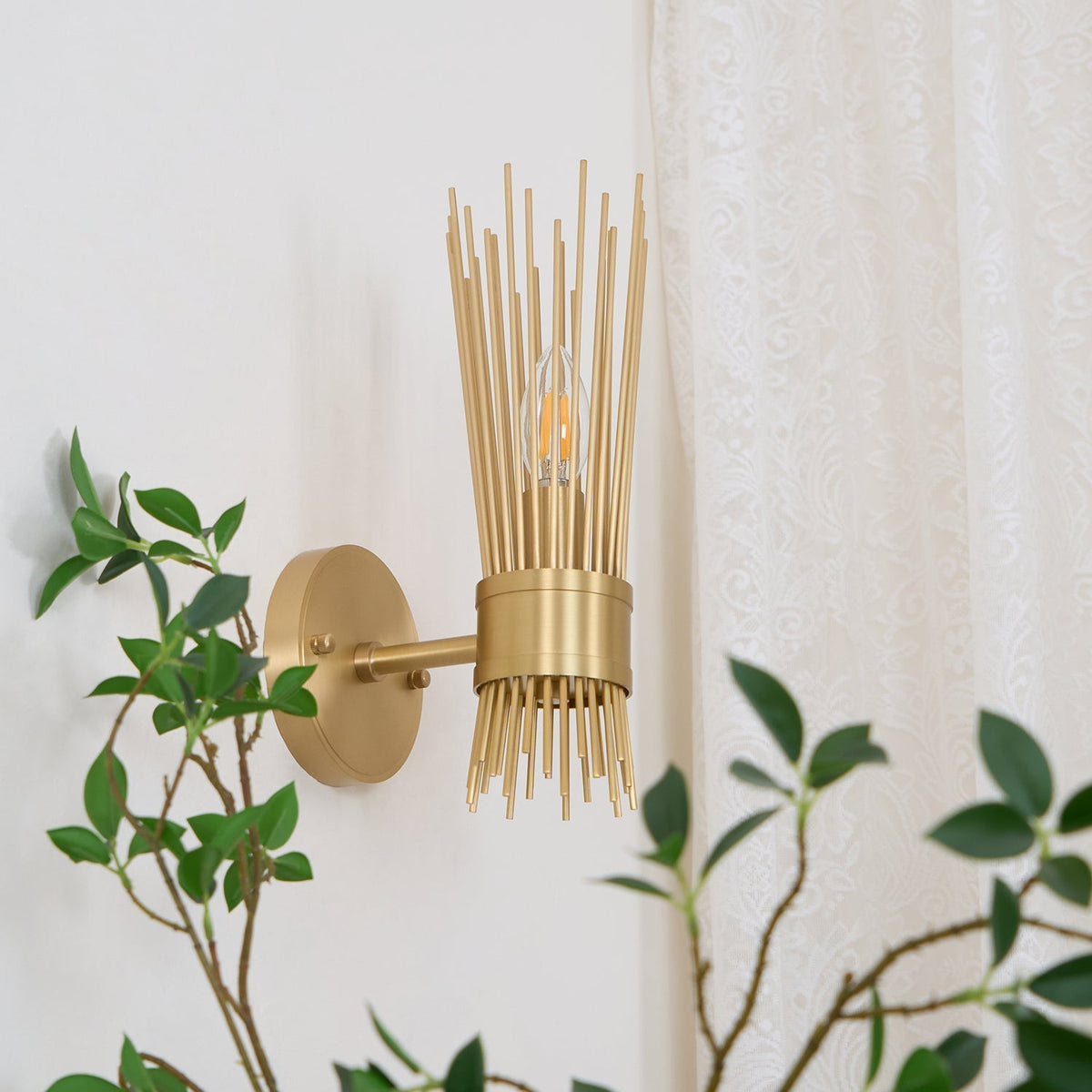 Thresher zeitgenössische luxuriöse Wandleuchte in Kerzenform aus Messing