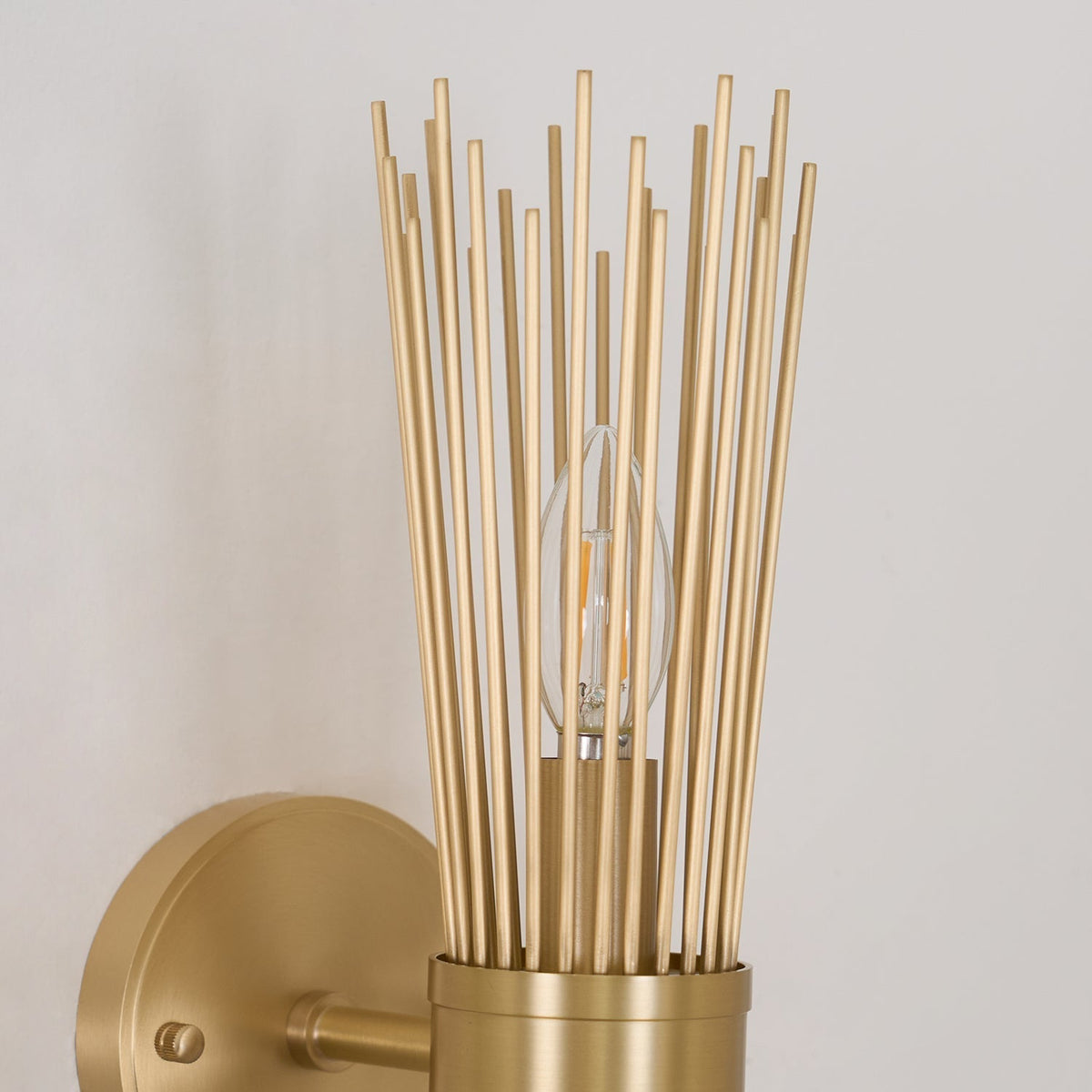 Thresher zeitgenössische luxuriöse Wandleuchte in Kerzenform aus Messing