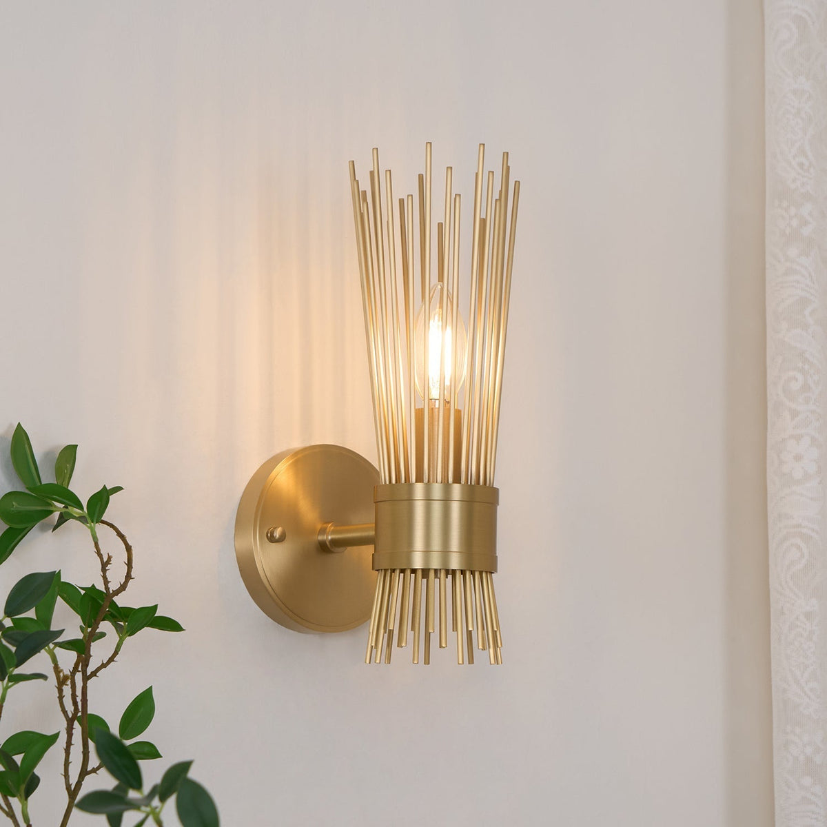 Thresher zeitgenössische luxuriöse Wandleuchte in Kerzenform aus Messing