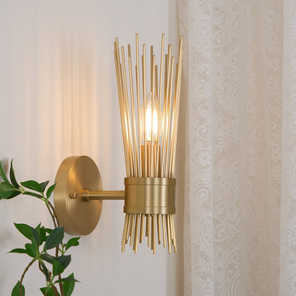 Thresher zeitgenössische luxuriöse Wandleuchte in Kerzenform aus Messing