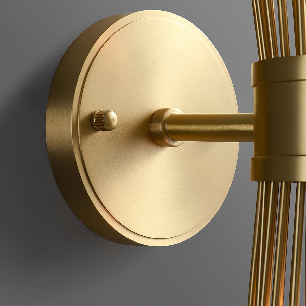 Thresher zeitgenössische luxuriöse Wandleuchte in Kerzenform aus Messing