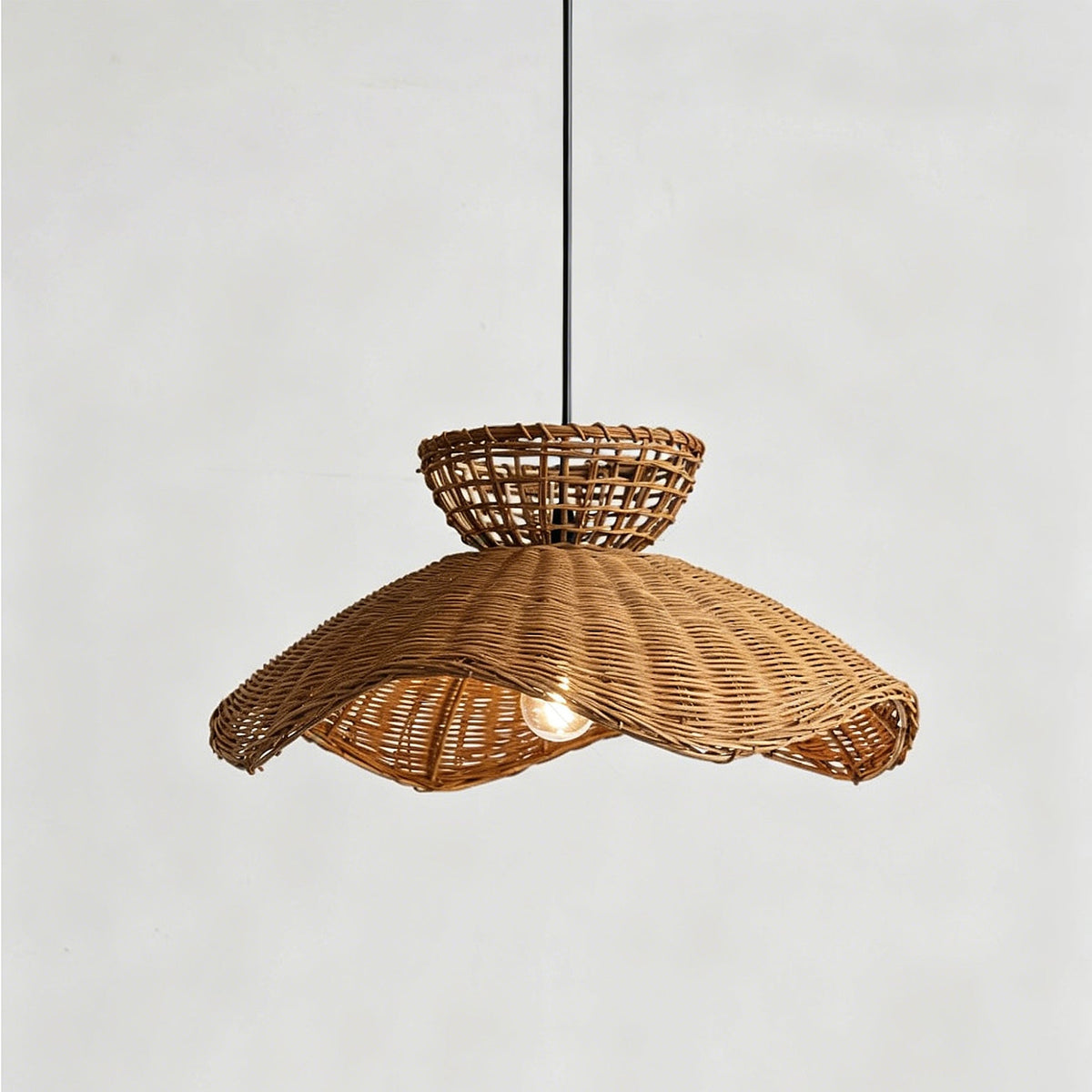 Raviraine Rattan Wave Pendelleuchte