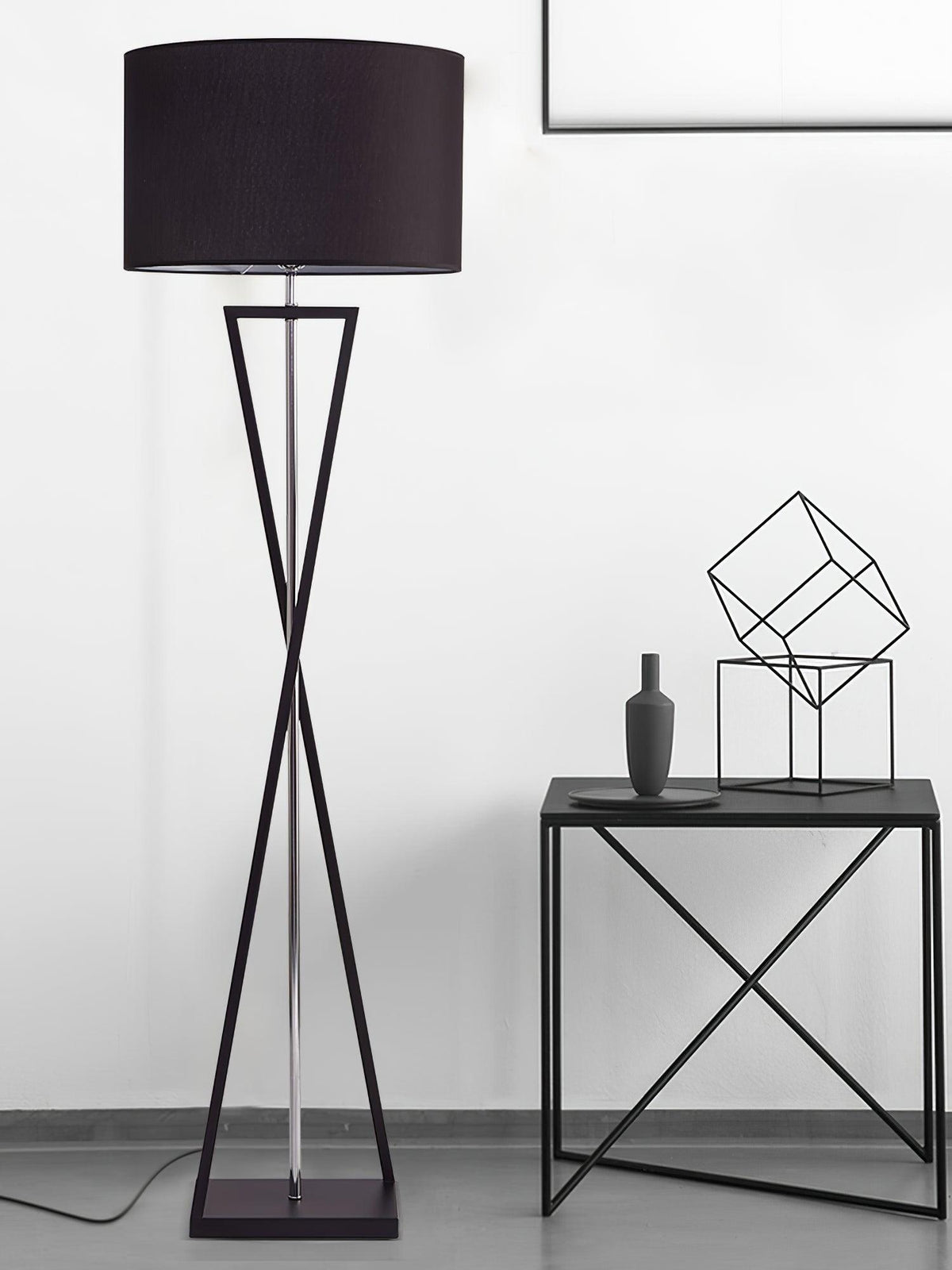 Xeno Schwarz Stoff Stehleuchte modern