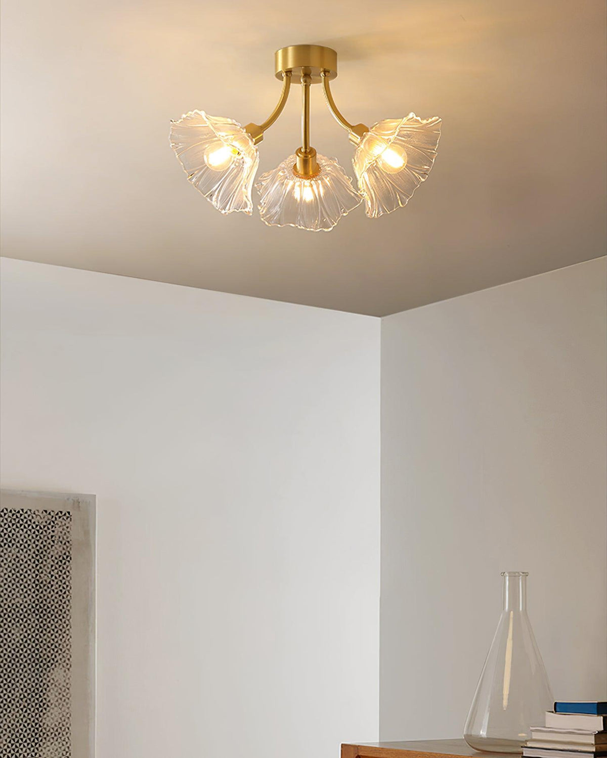Celoreria Deckenleuchte aus Glas mit Blütenform und Petal-Design, elegant und zeitgenössisch