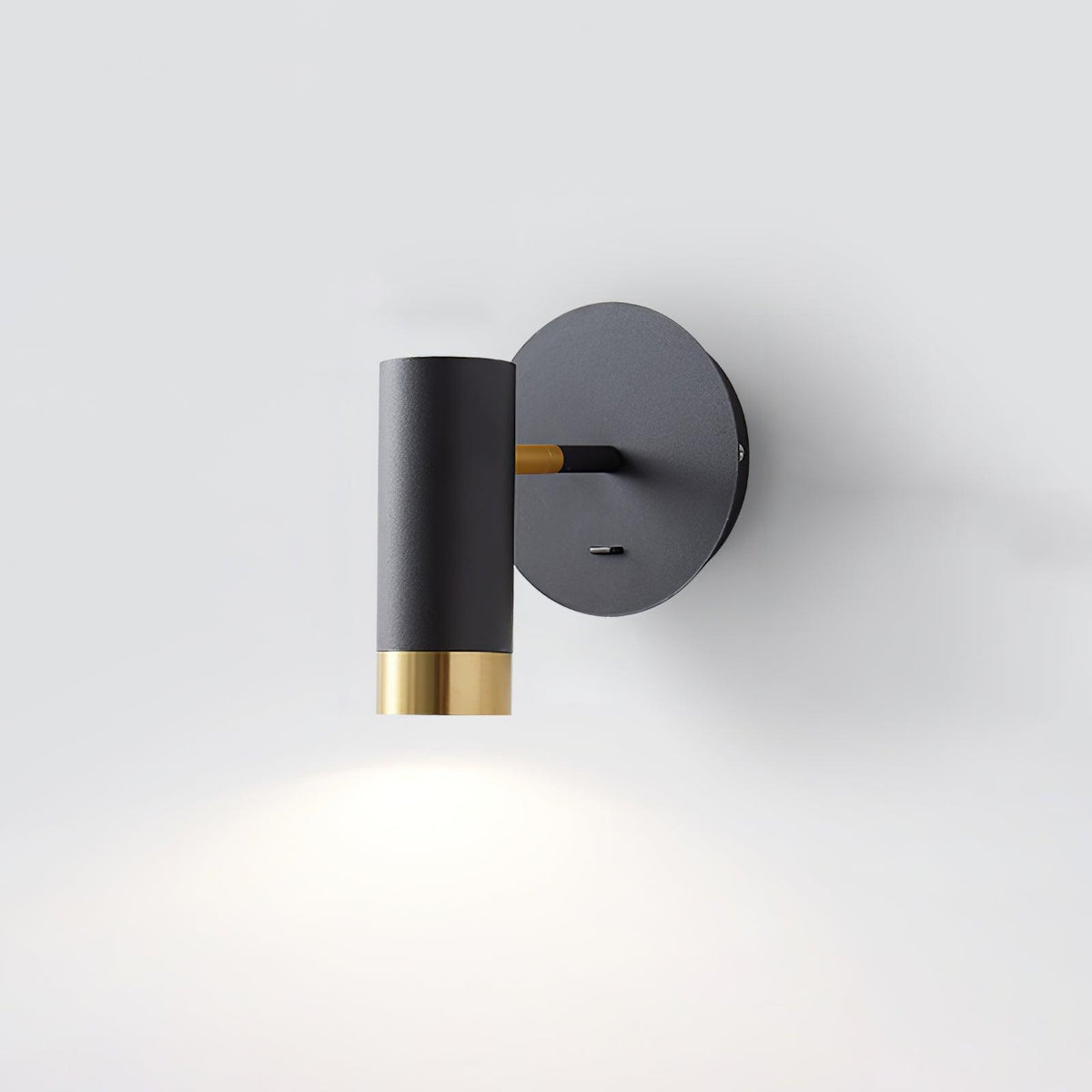 Cevare zeitgenössische minimalistische Wandleuchte