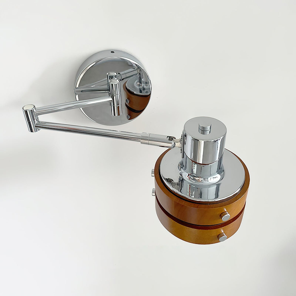 Karry Wandleuchte aus Holz mit verstellbarem Arm im Mid-Century-Stil