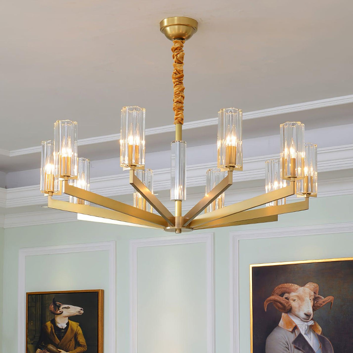 Velinora Kronleuchter aus Messing mit Milchglas im modernen Stil