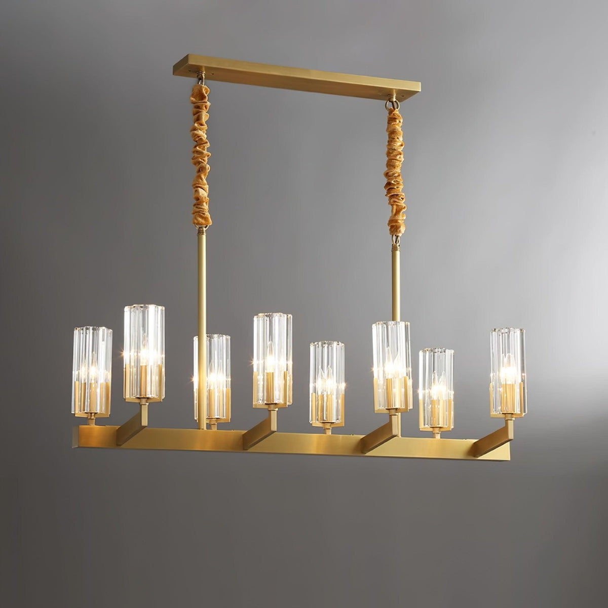 Velinora Kronleuchter aus Messing mit Milchglas im modernen Stil