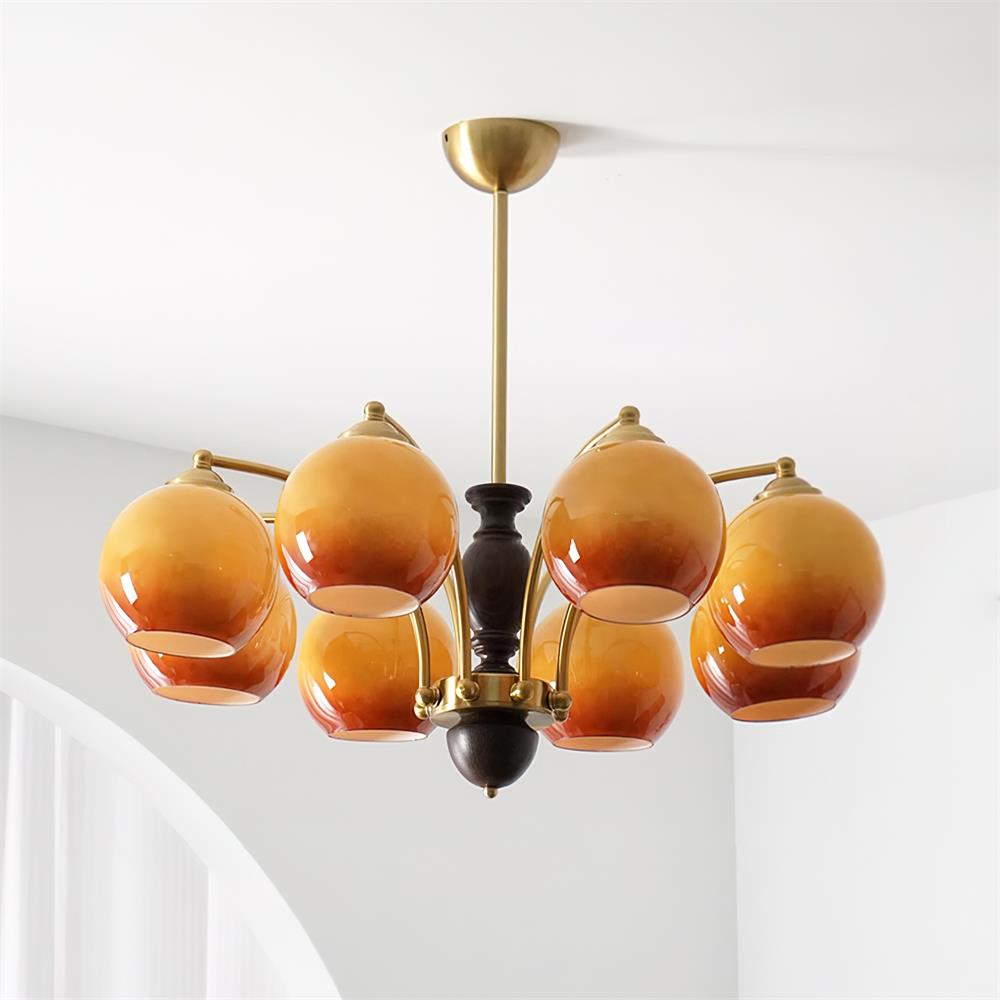Kronleuchter Glasschirme Metallrahmen Holzakzente Mid-Century Calm