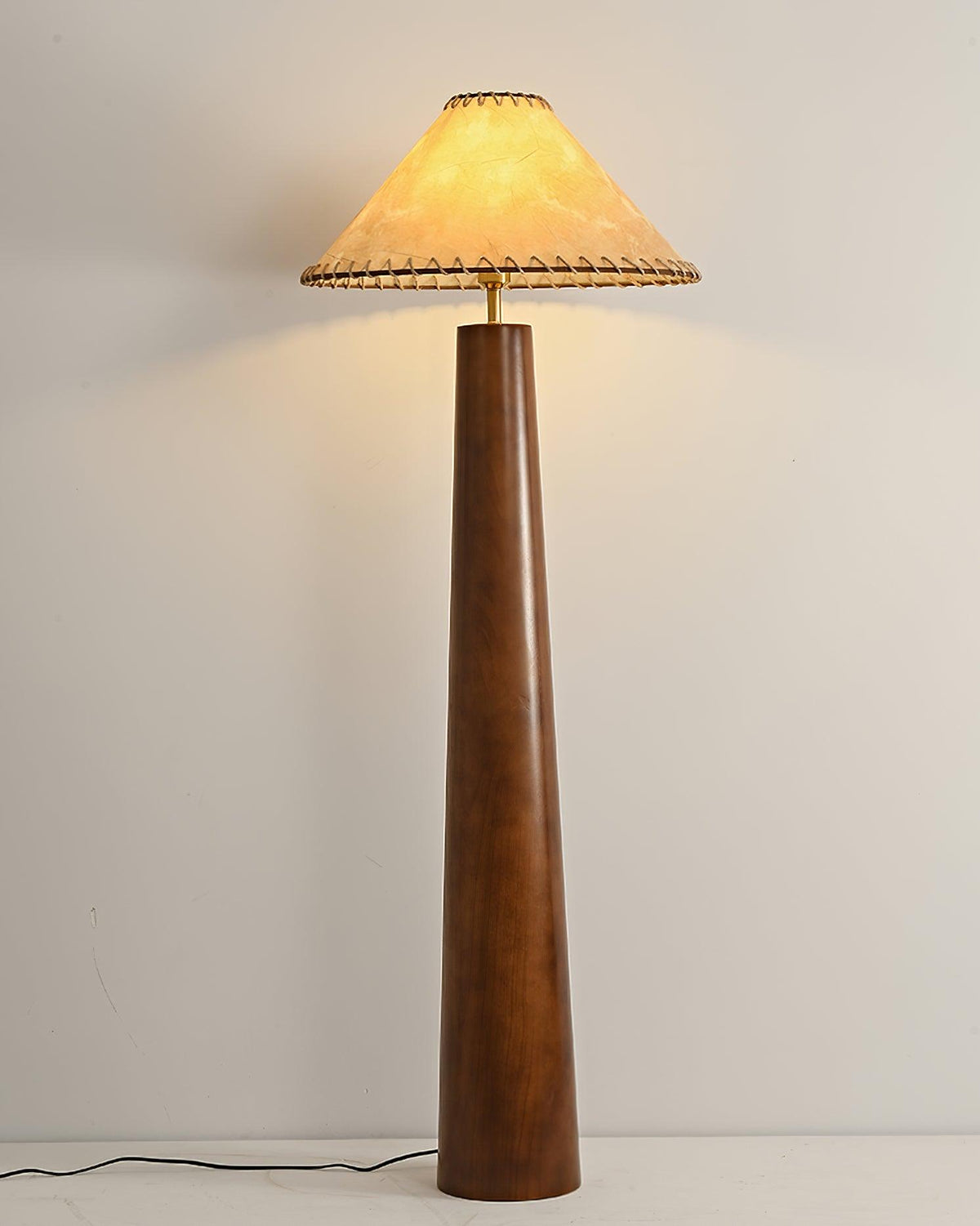 Cedar Stehleuchte
