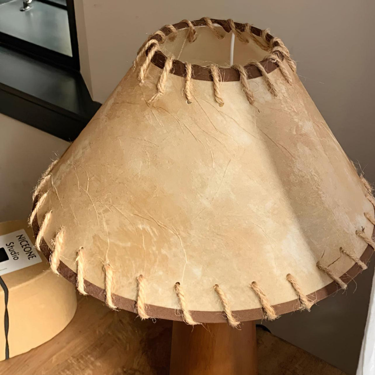 Ciroella Tischleuchte und Beige