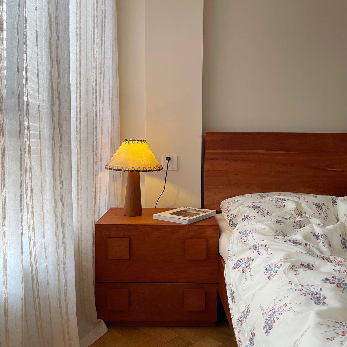 Ciroella Tischleuchte und Beige
