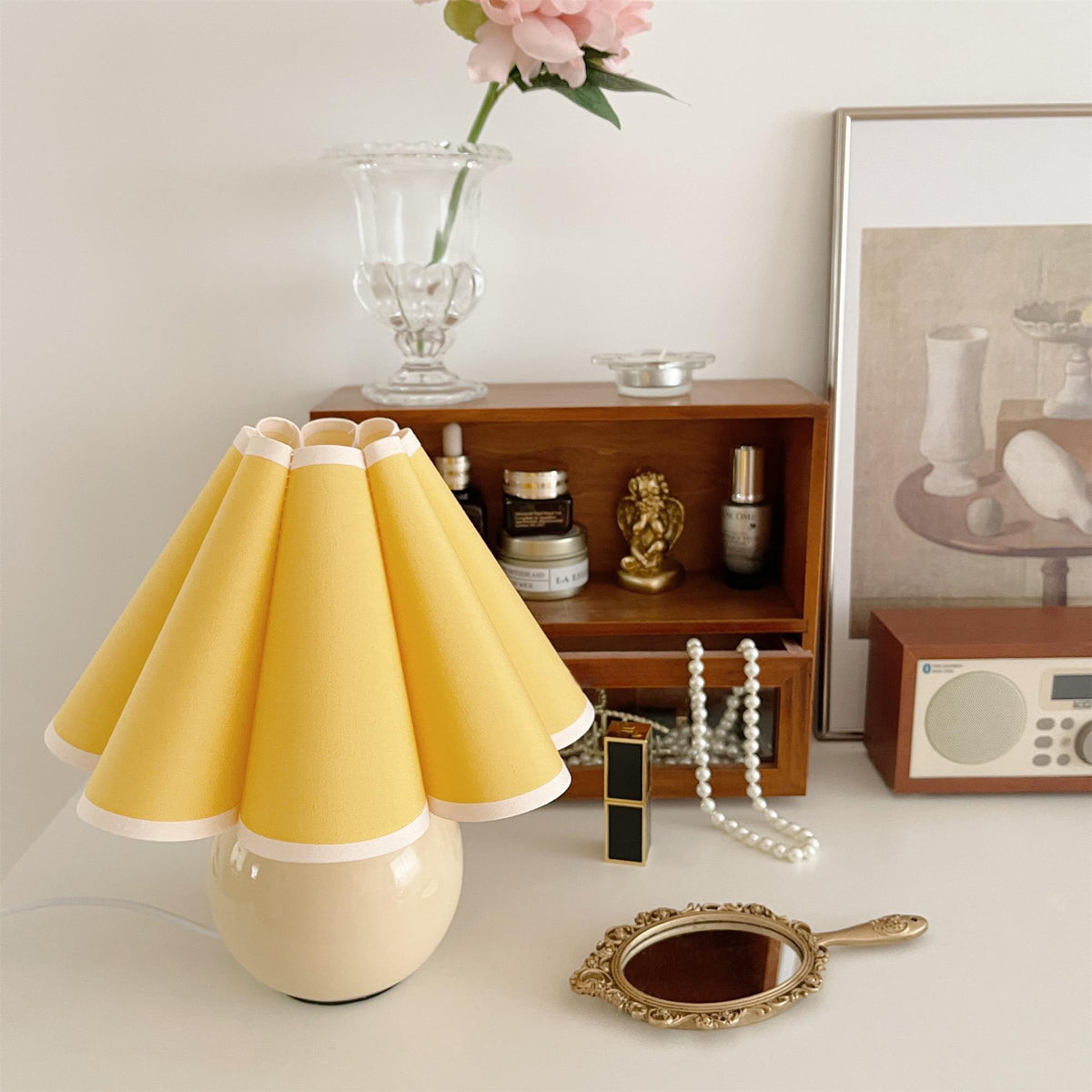 Nirixon Tischleuchte aus Stoff im whimsischen Stil