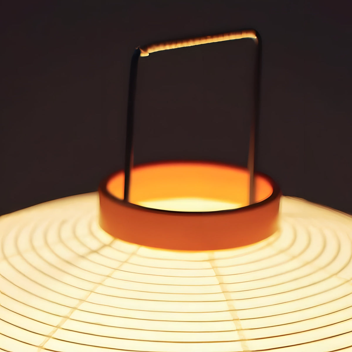 Sororielle Tischlampe