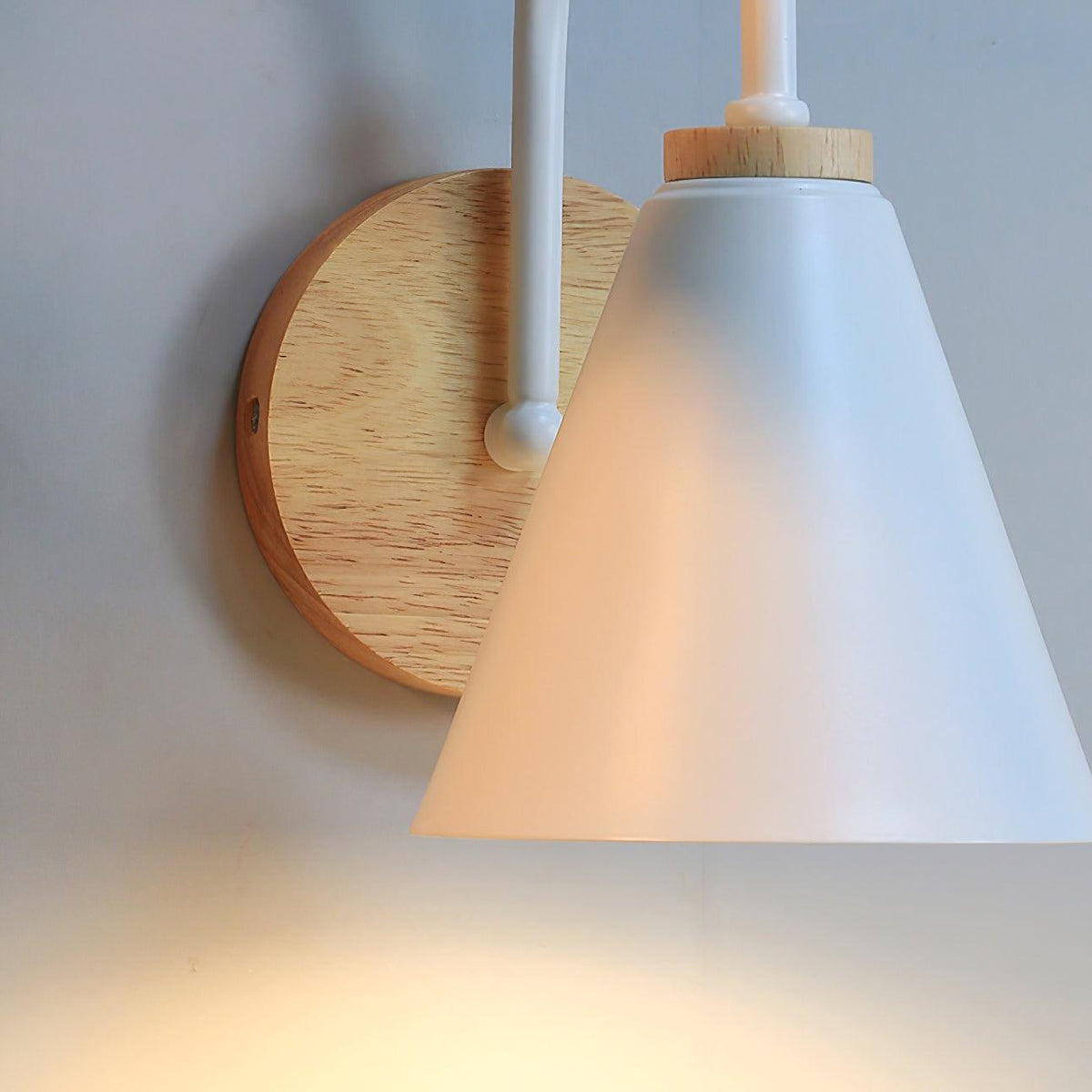 Rinorielle Einzigartige klassische Holz-Wandleuchte