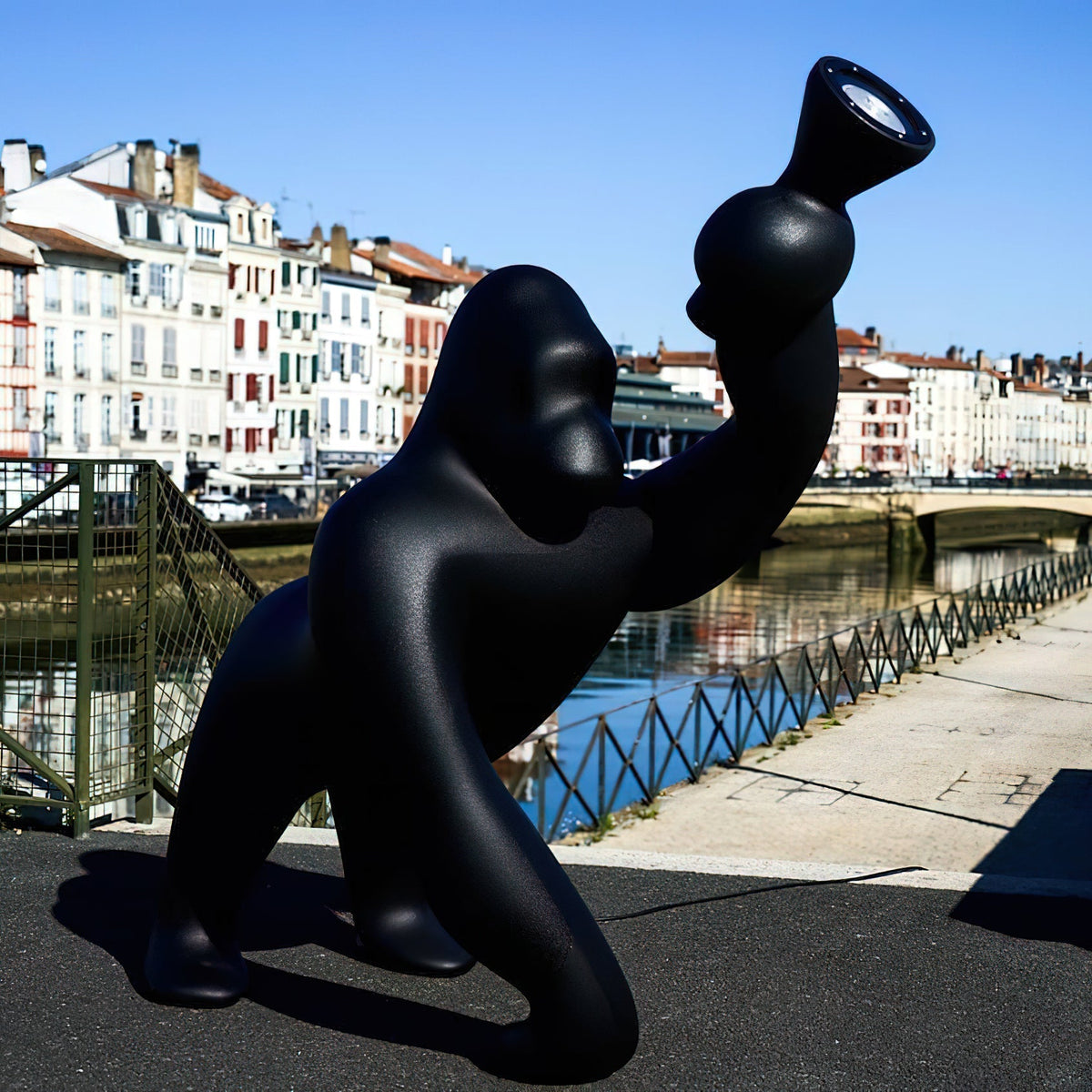 Zasolil Kunstharz Gorilla Stehleuchte