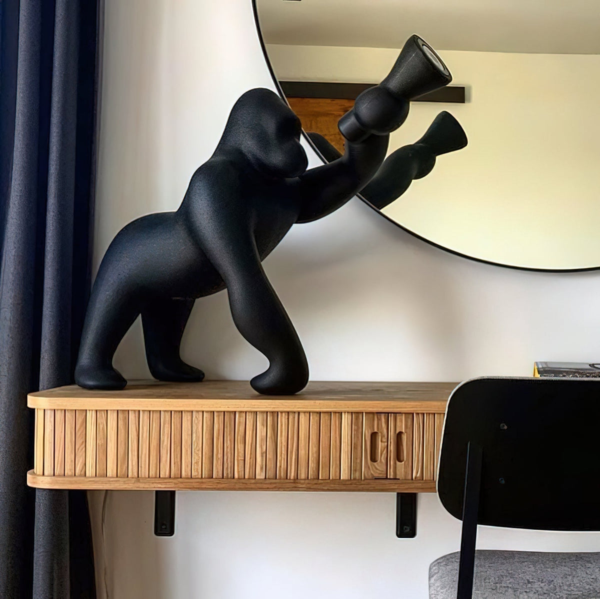 Zasolil Kunstharz Gorilla Stehleuchte