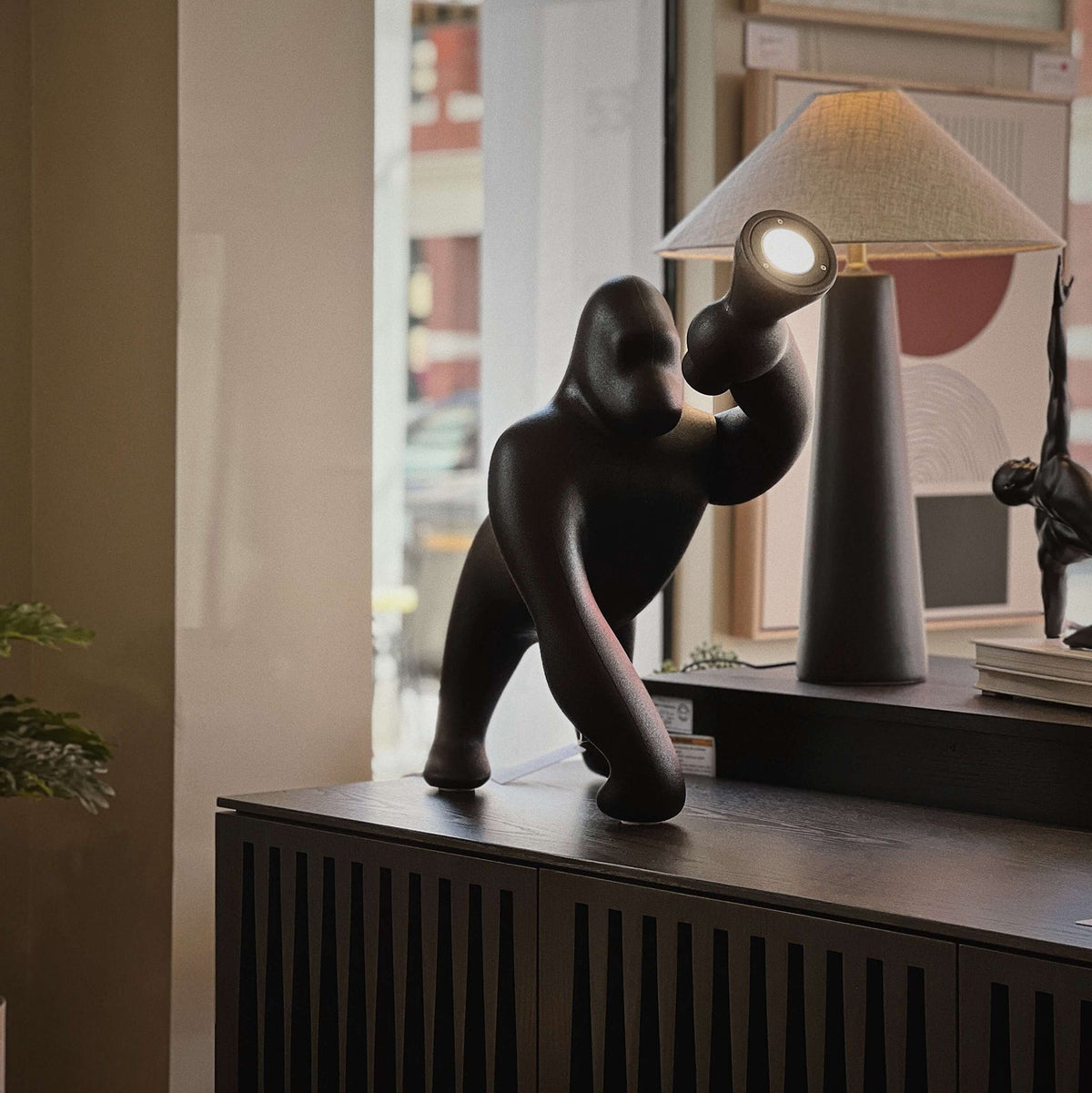 Zasolil Kunstharz Gorilla Stehleuchte