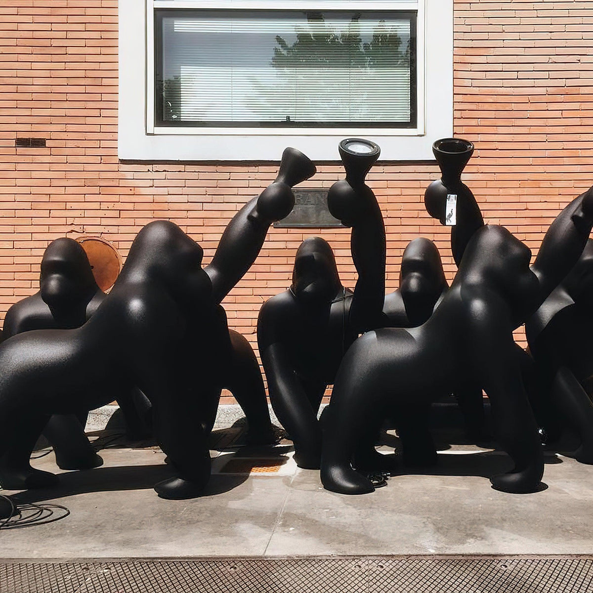 Gorilla Stehleuchte