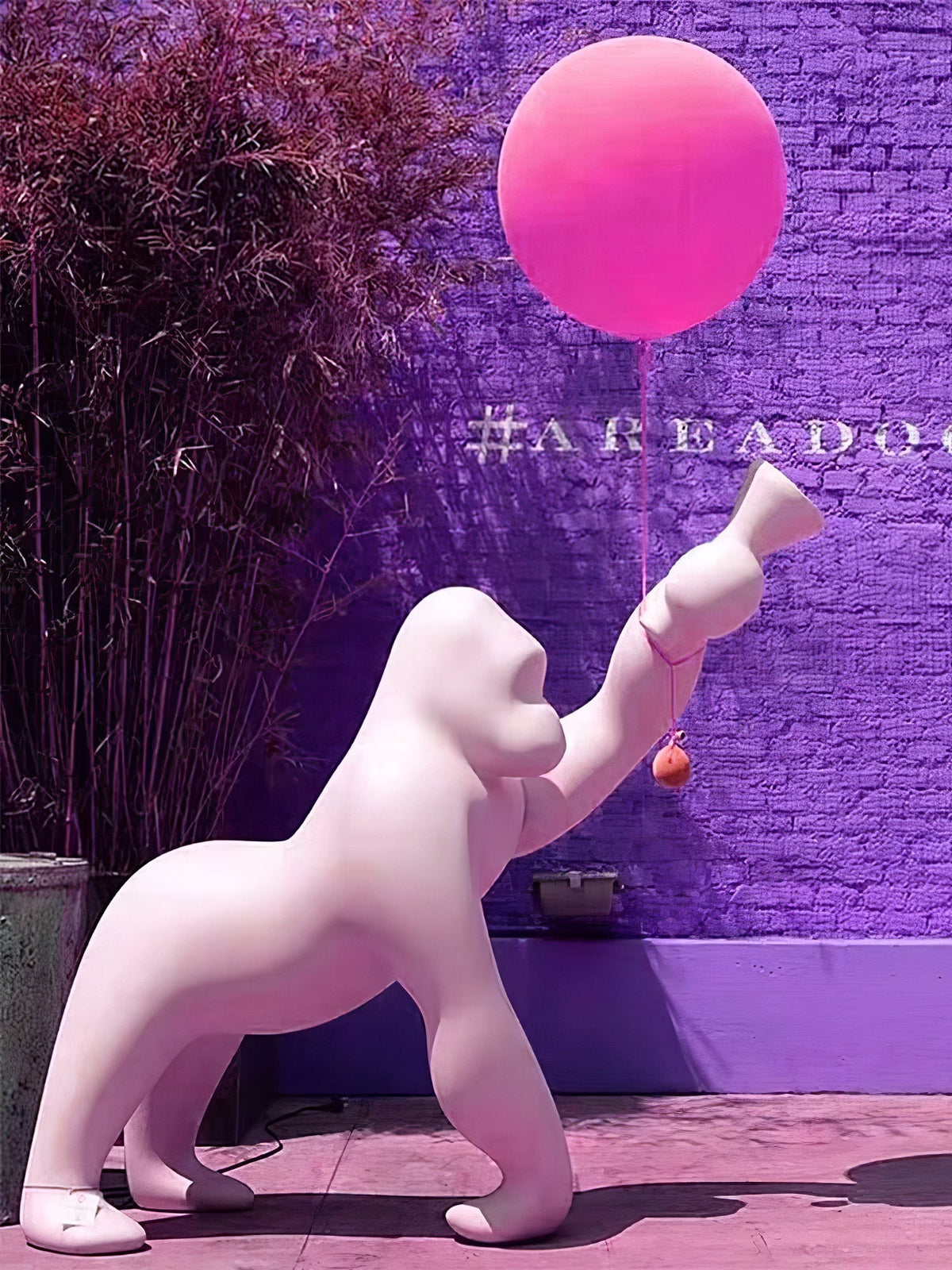 Zasolil Kunstharz Gorilla Stehleuchte