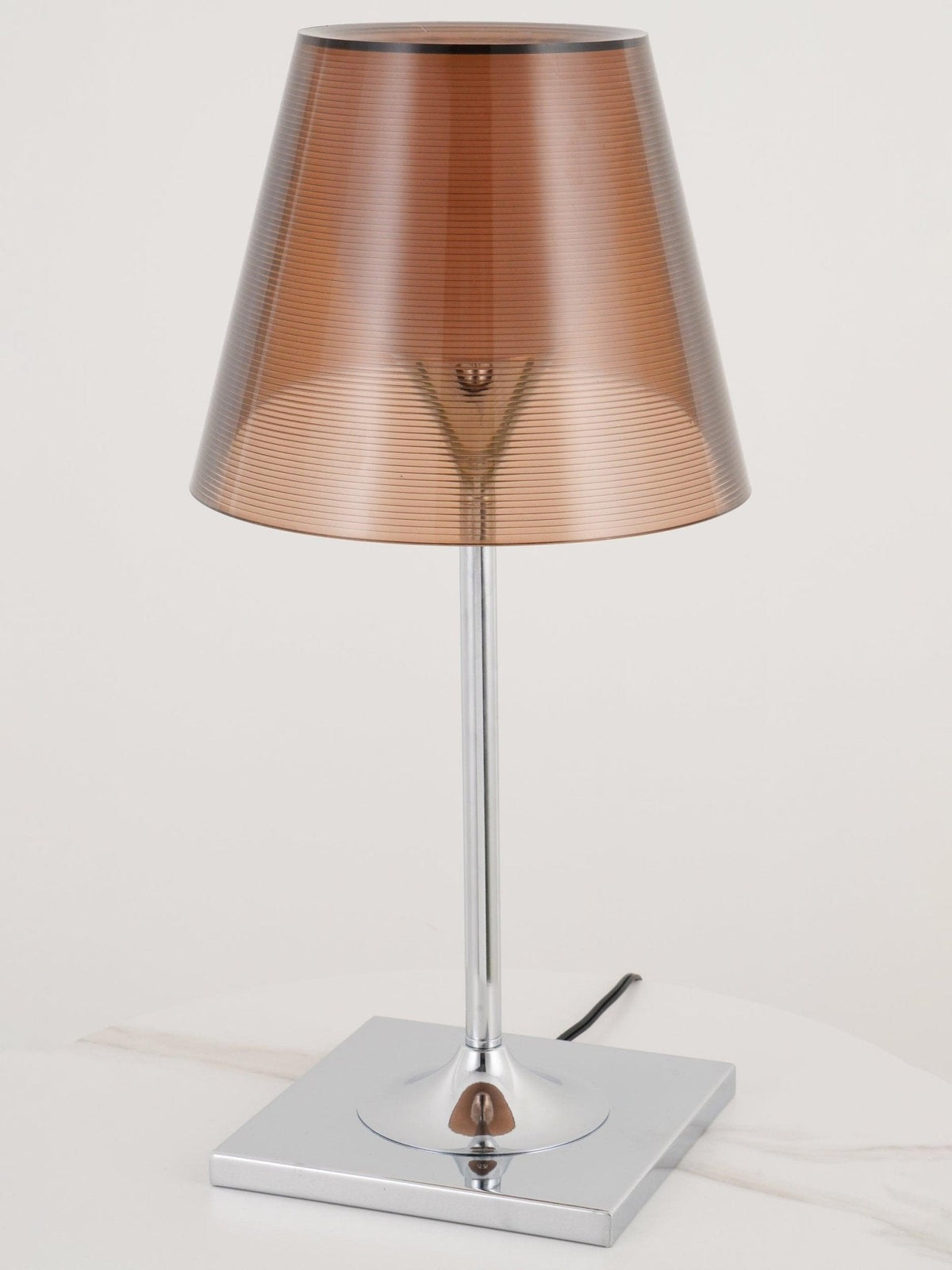 Bravon Kunststoff-Tischlampe