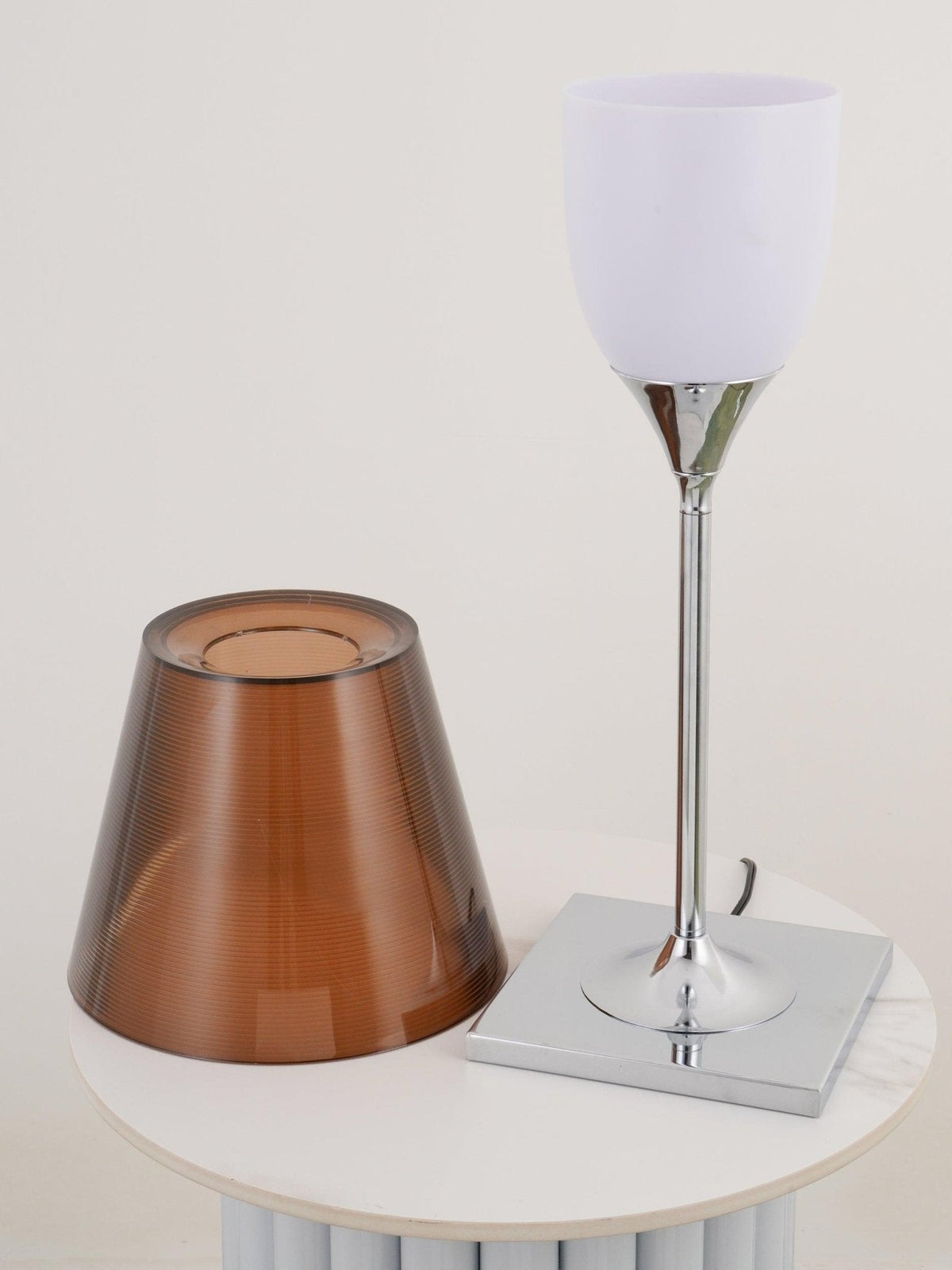 Bravon Kunststoff-Tischlampe