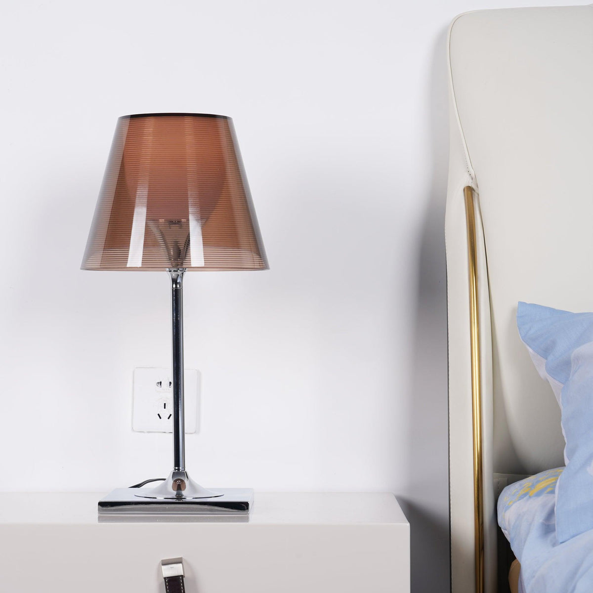 Bravon Kunststoff-Tischlampe