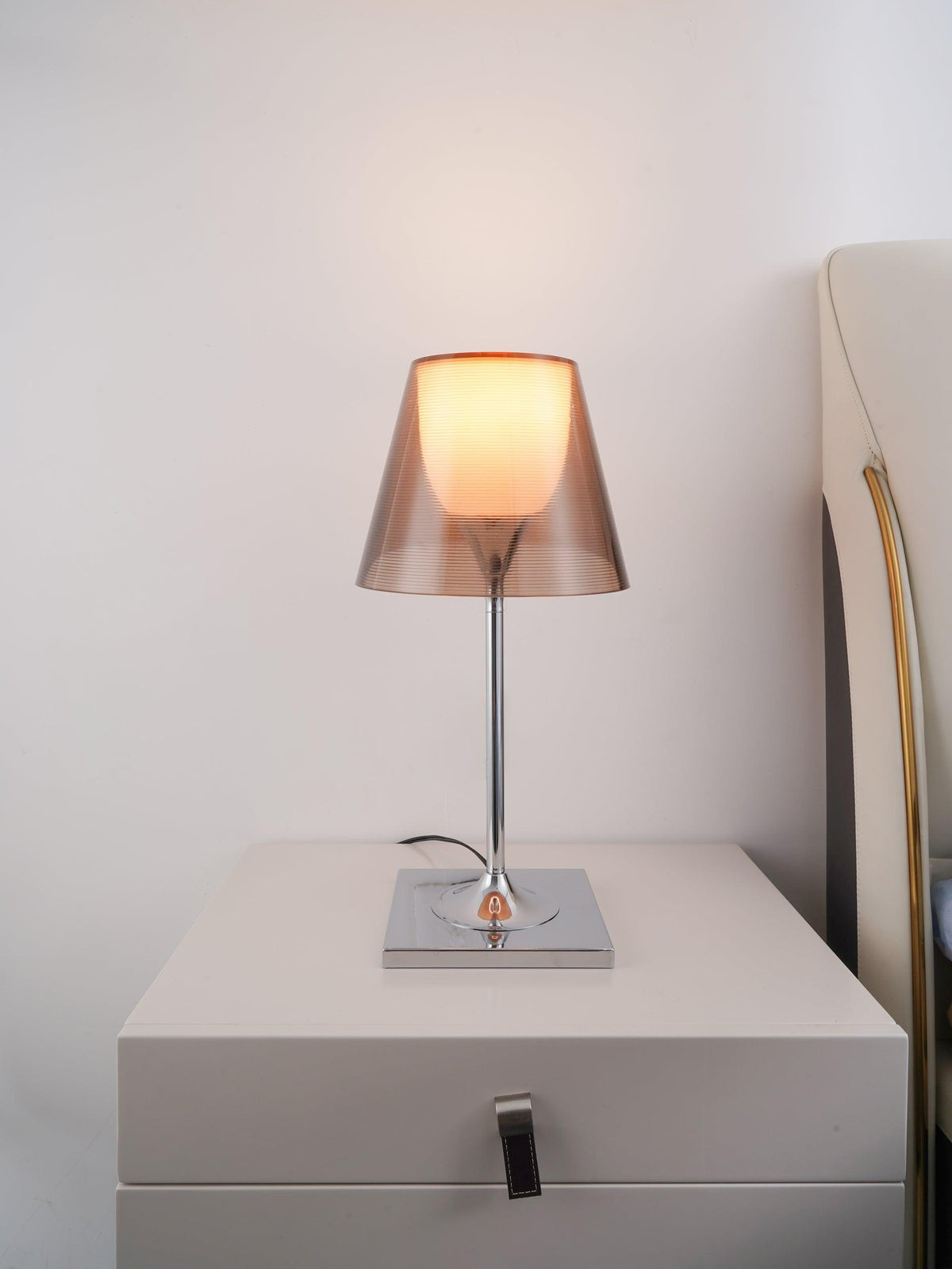 Bravon Kunststoff-Tischlampe