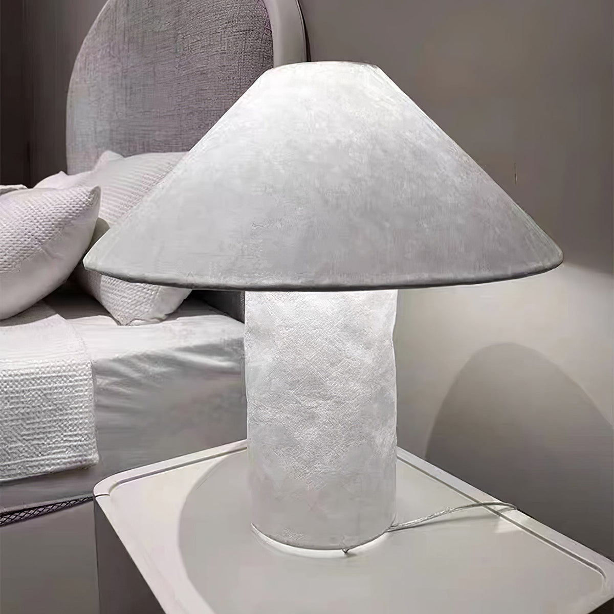 Lalemu Tischlampe aus Papier im künstlerischen Stil