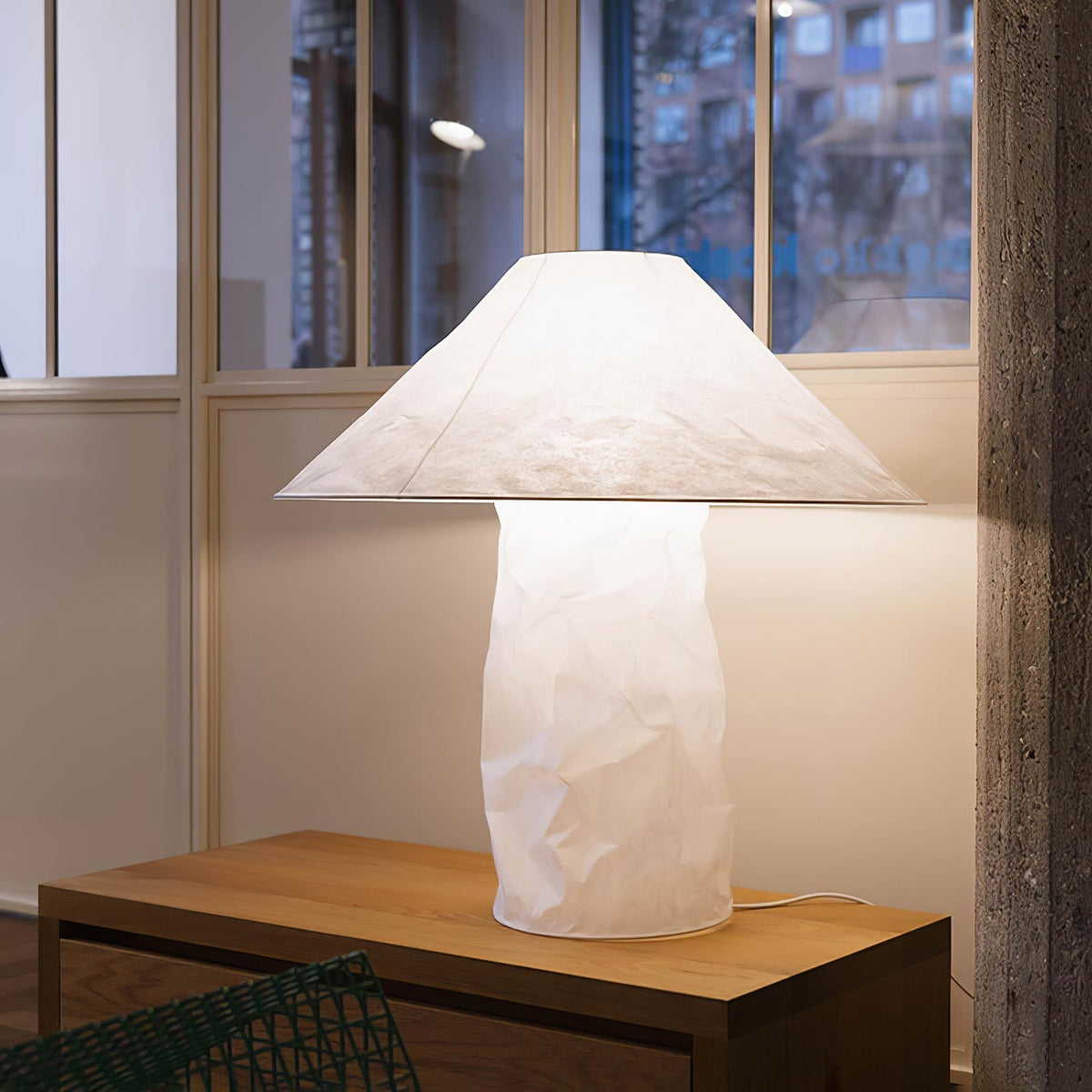 Lalemu Tischlampe aus Papier im künstlerischen Stil