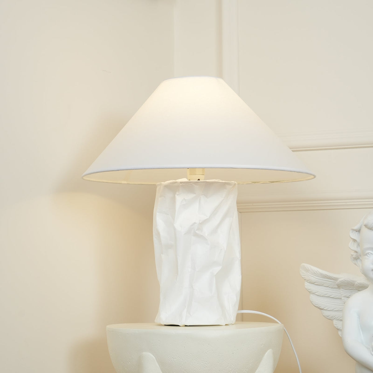 Lalemu Tischlampe aus Papier im künstlerischen Stil